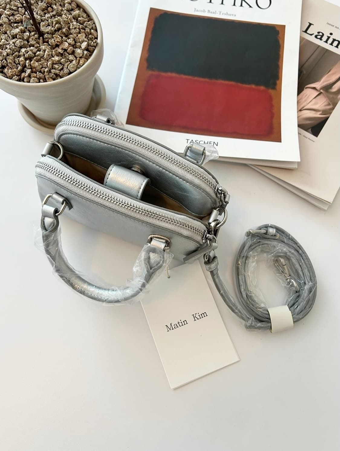 [OS] 마뗑킴 더블 지퍼 미니 크로스백 실버 상품이미지6