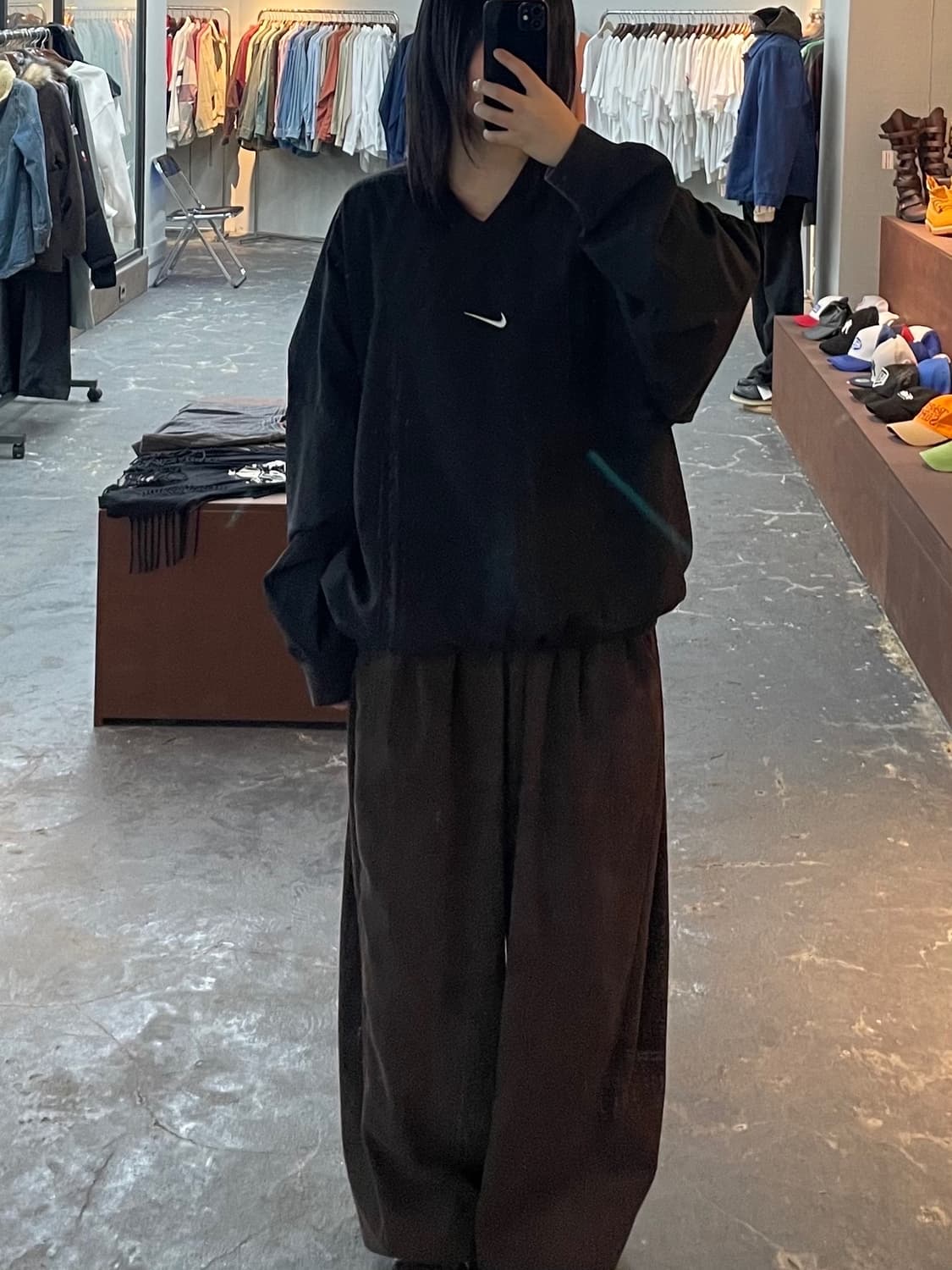 나이키 올드스쿨 체스트 로고 브이넥 블랙 웜업 H1117 상품이미지1