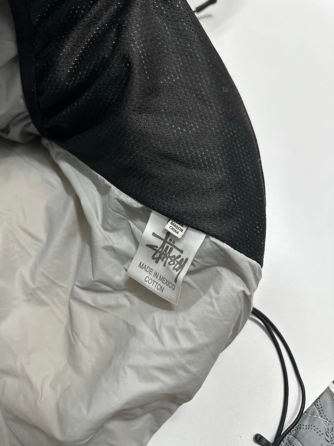 스투시 800필 블랙 패딩 XL 상품이미지6