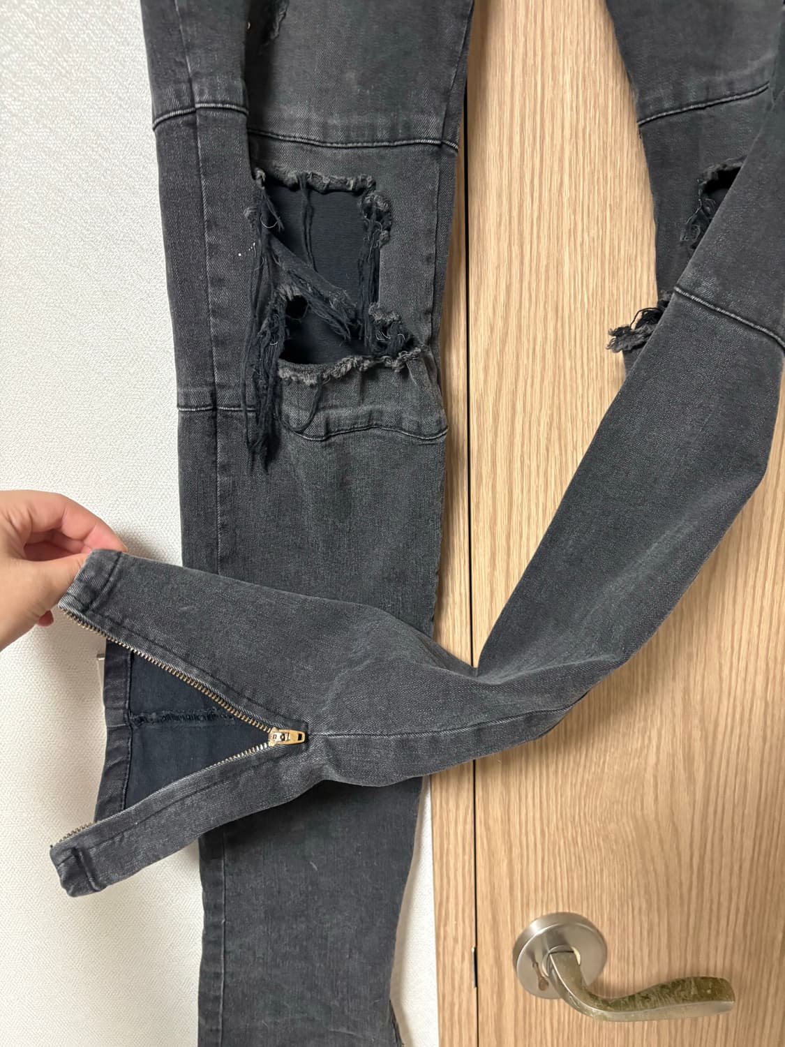 ROUVRSTAG 블랙 데미지 워싱진 M 사이즈 상품이미지4