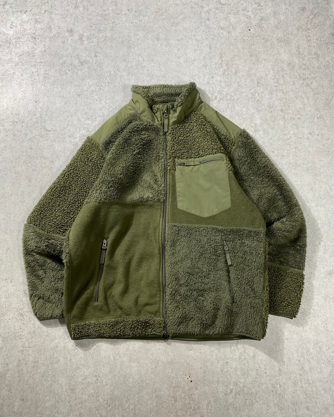 [XL] 유니클로 x 엔지니어드가먼츠 카키 플리스 자켓 상품이미지3