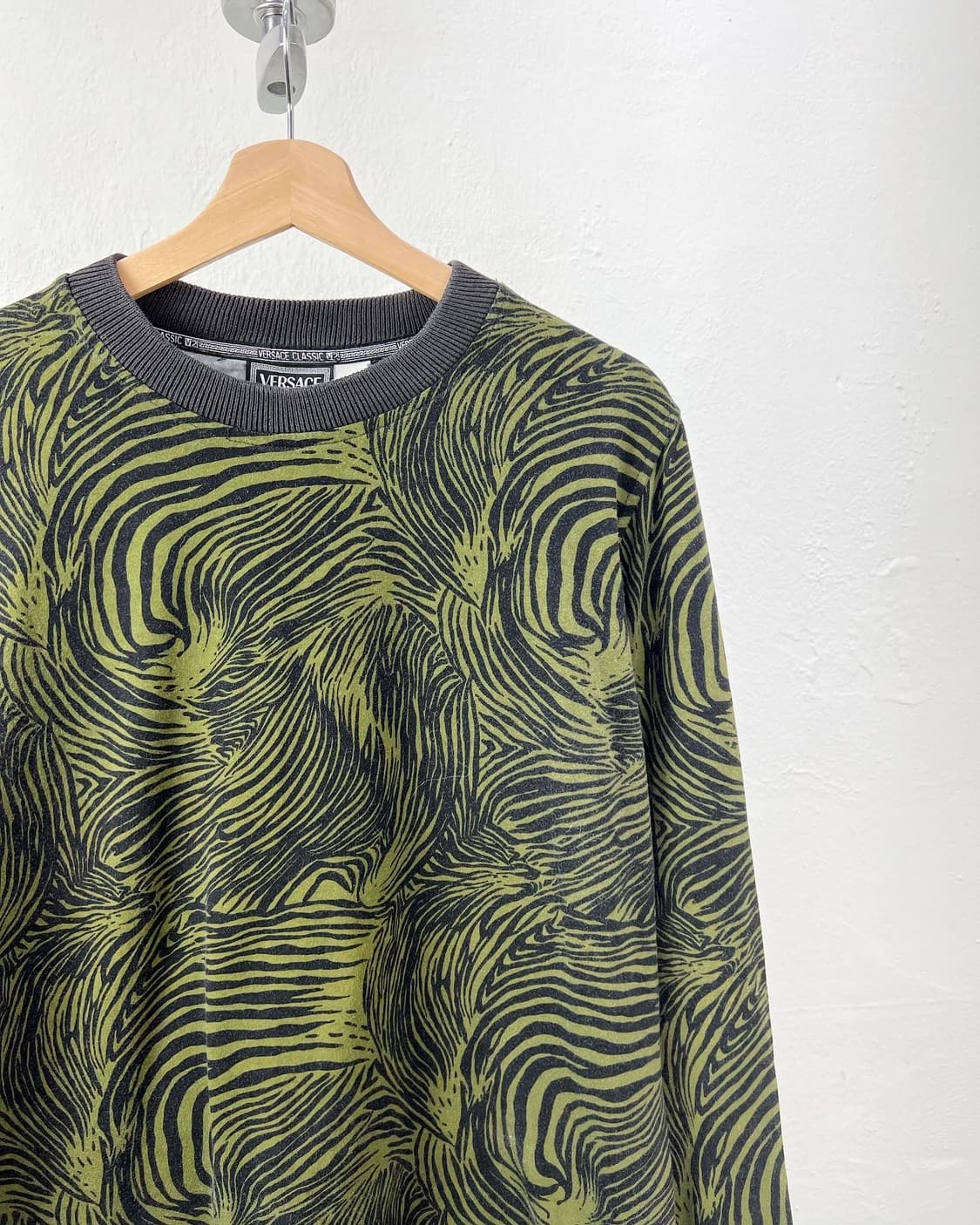 베르사체 클래식 V2 그린 패턴 롱슬리브  상품이미지2