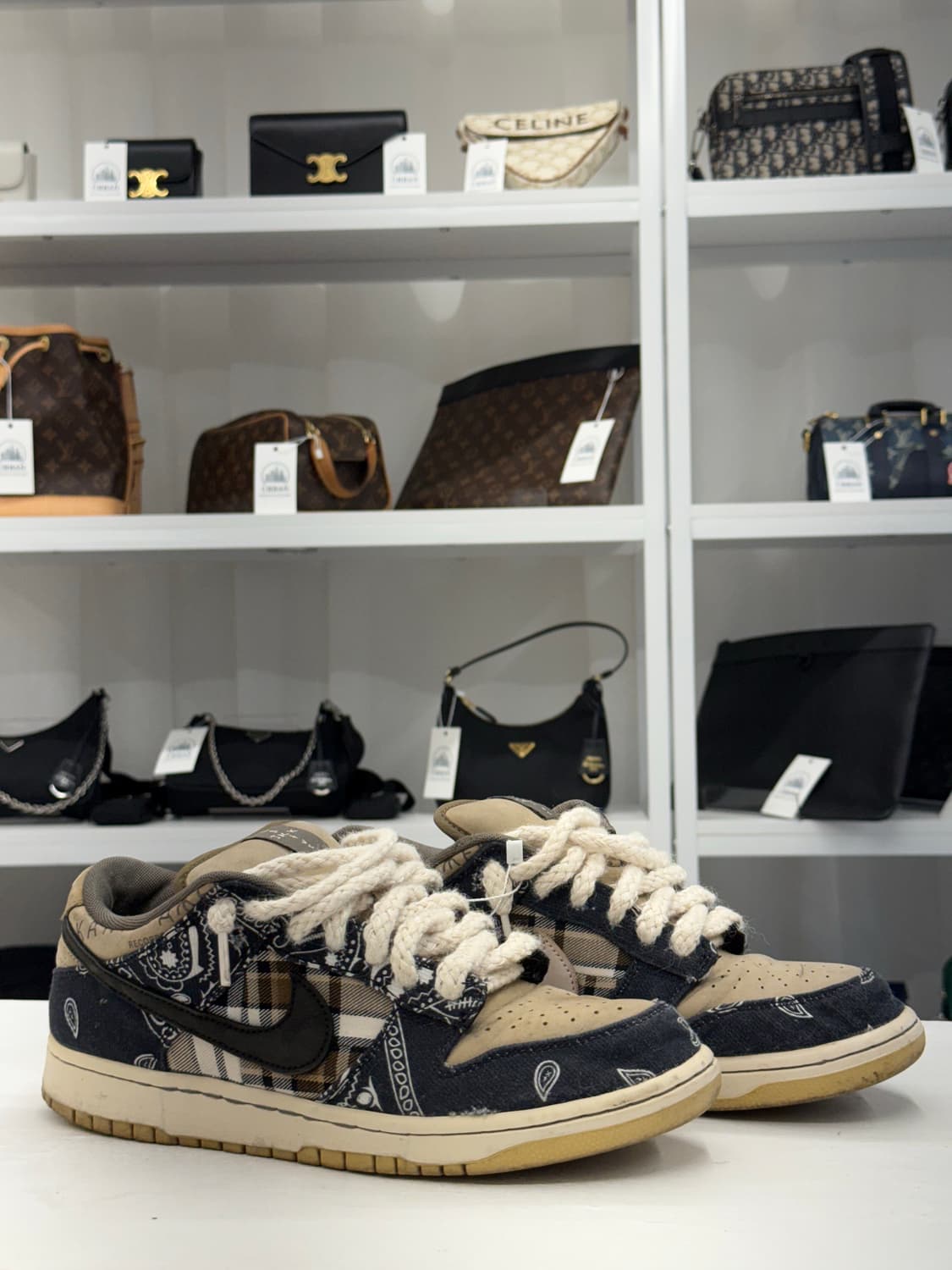 [270] 나이키 X 트래비스 스캇 SB 덩크 로우 상품이미지2