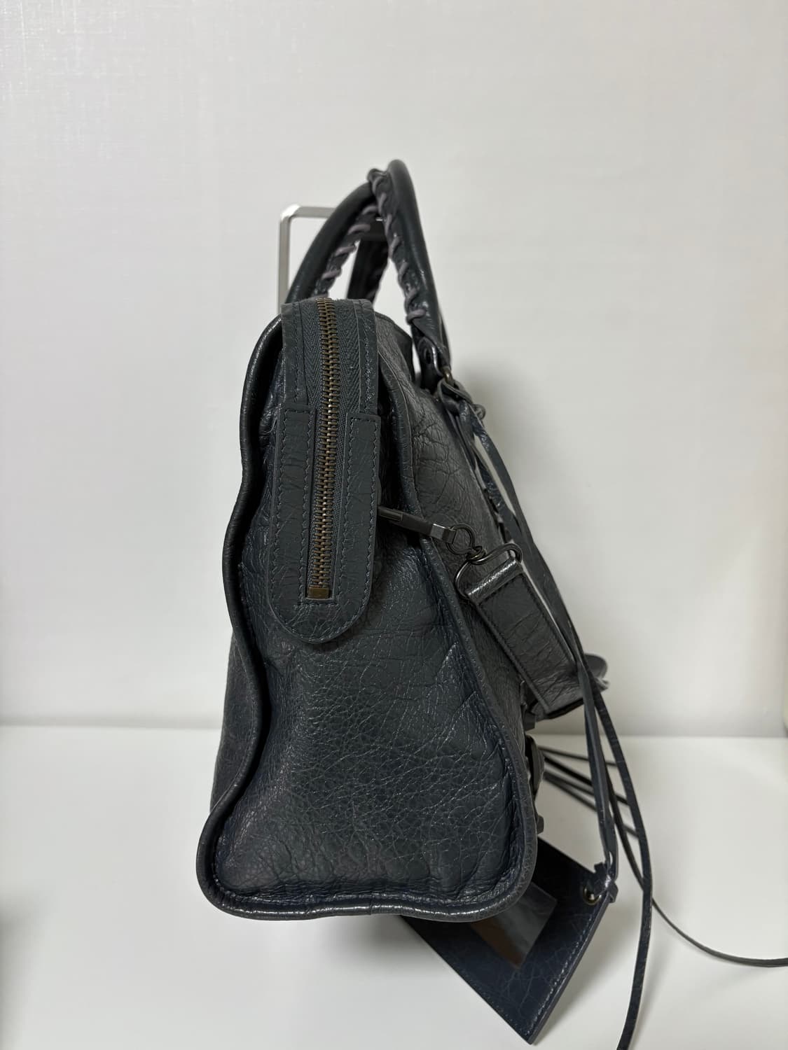 발렌시아가 시티 모터백 다크그레이 상품이미지2