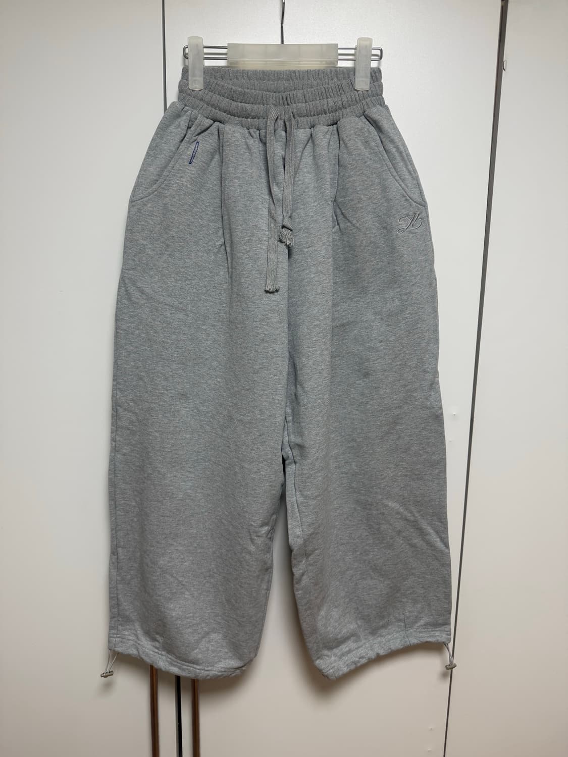 유민하 플리츠 파라슈트 스웻팬츠 (28) 상품이미지1