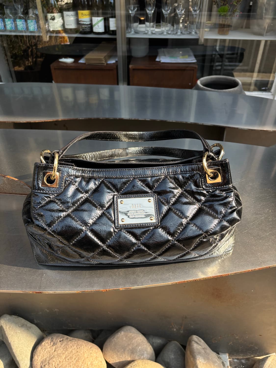 Daks 클래식 퀼팅 페이턴트 레더 숄더백 상품이미지3