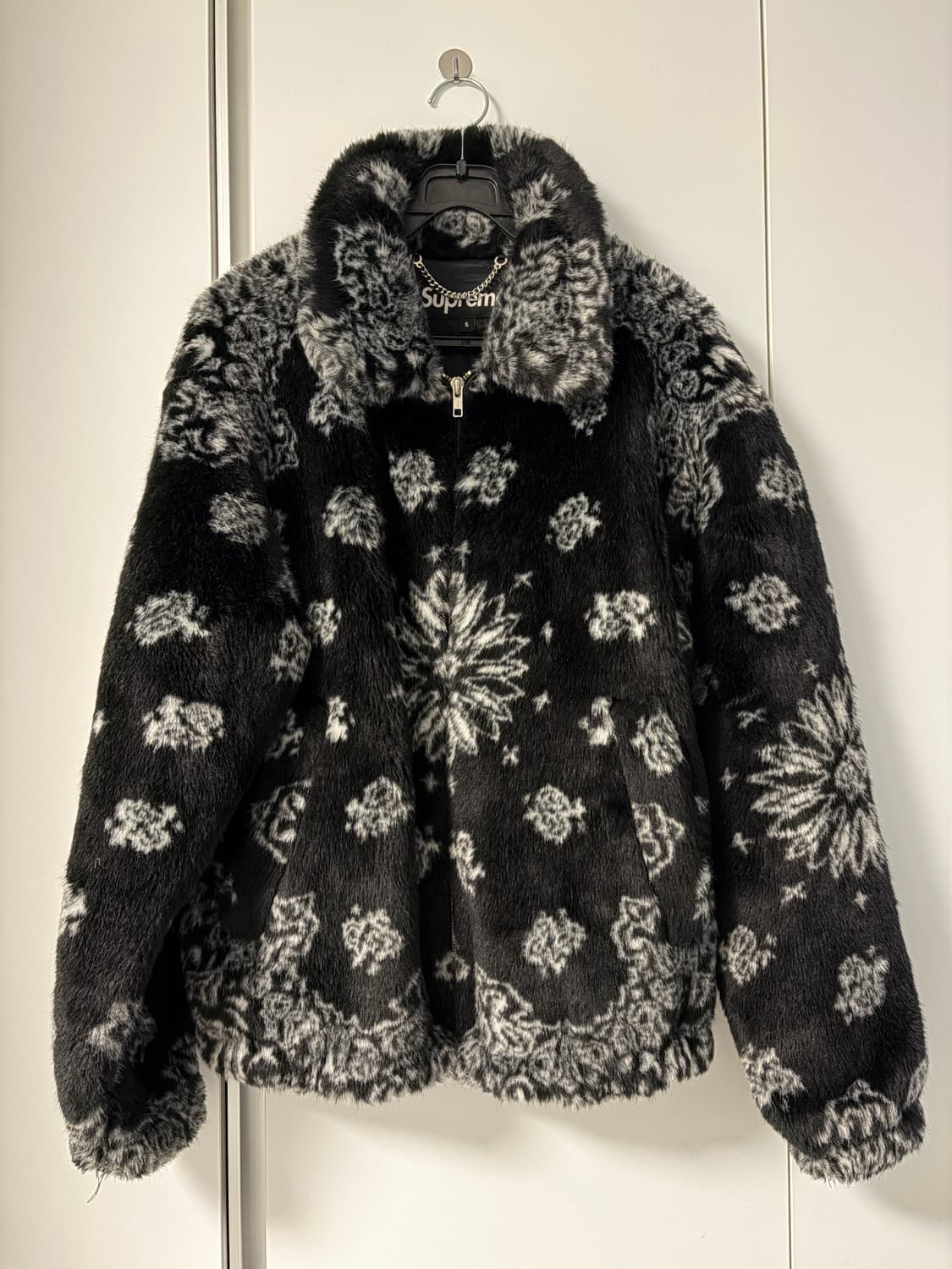 슈프림 반다나 퍼자켓 s 상품이미지4