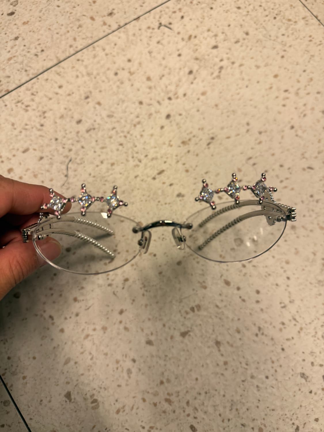 젠틀몬스터 진주 안경 상품이미지1