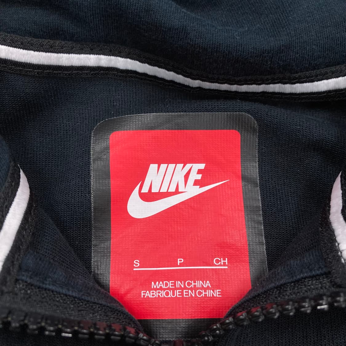 나이키 네이비 컬러 퓨추라 스몰 로고 후드 집업 상품이미지3