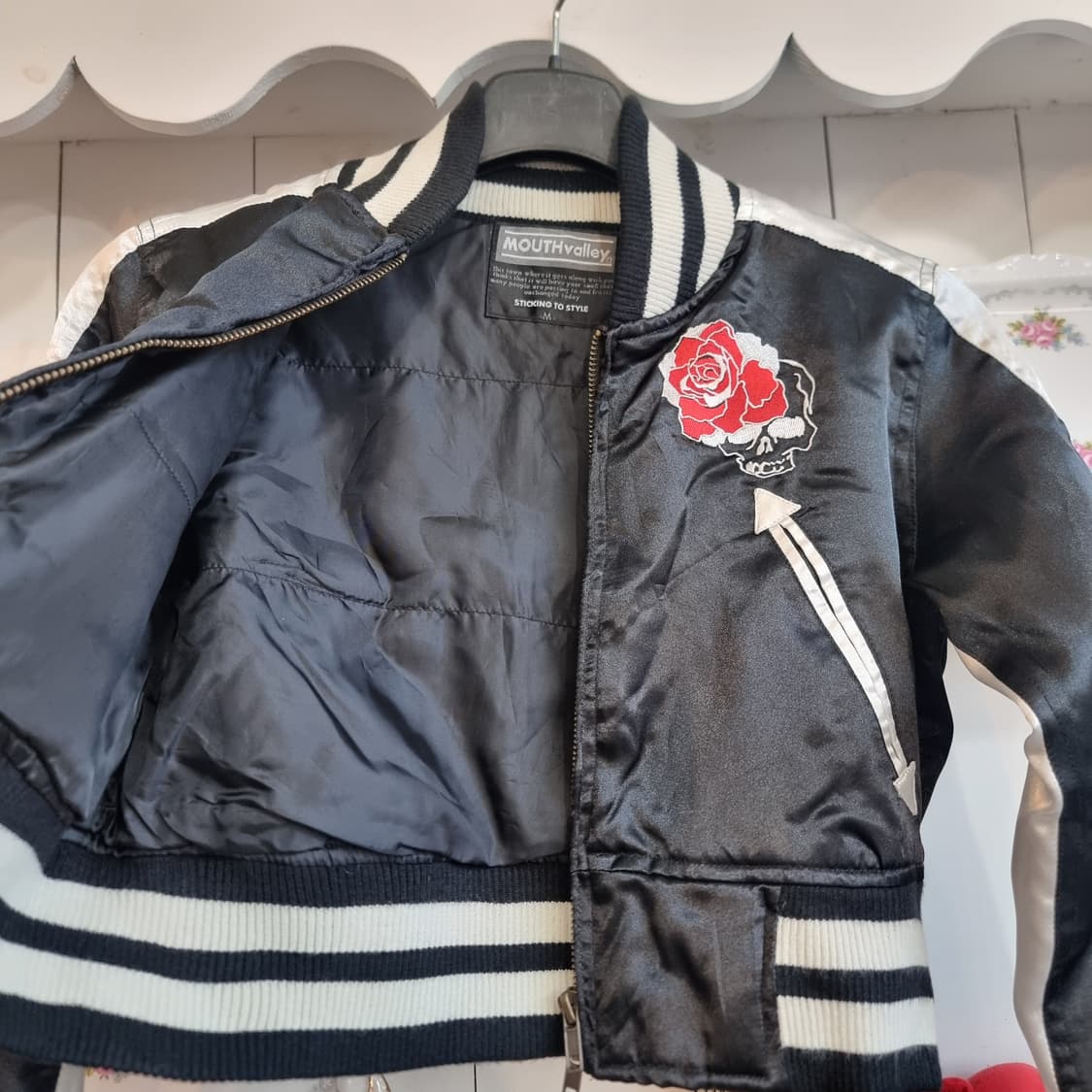 크롭 블랙 봄버 자켓 상품이미지5