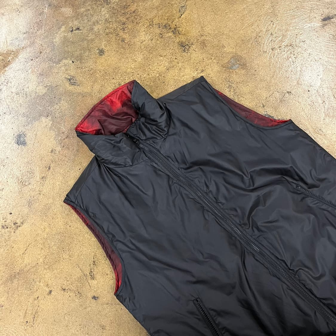 [정품/52] 돌체앤가바나 블랙 레드 양면 패딩 조끼 b13 상품이미지4