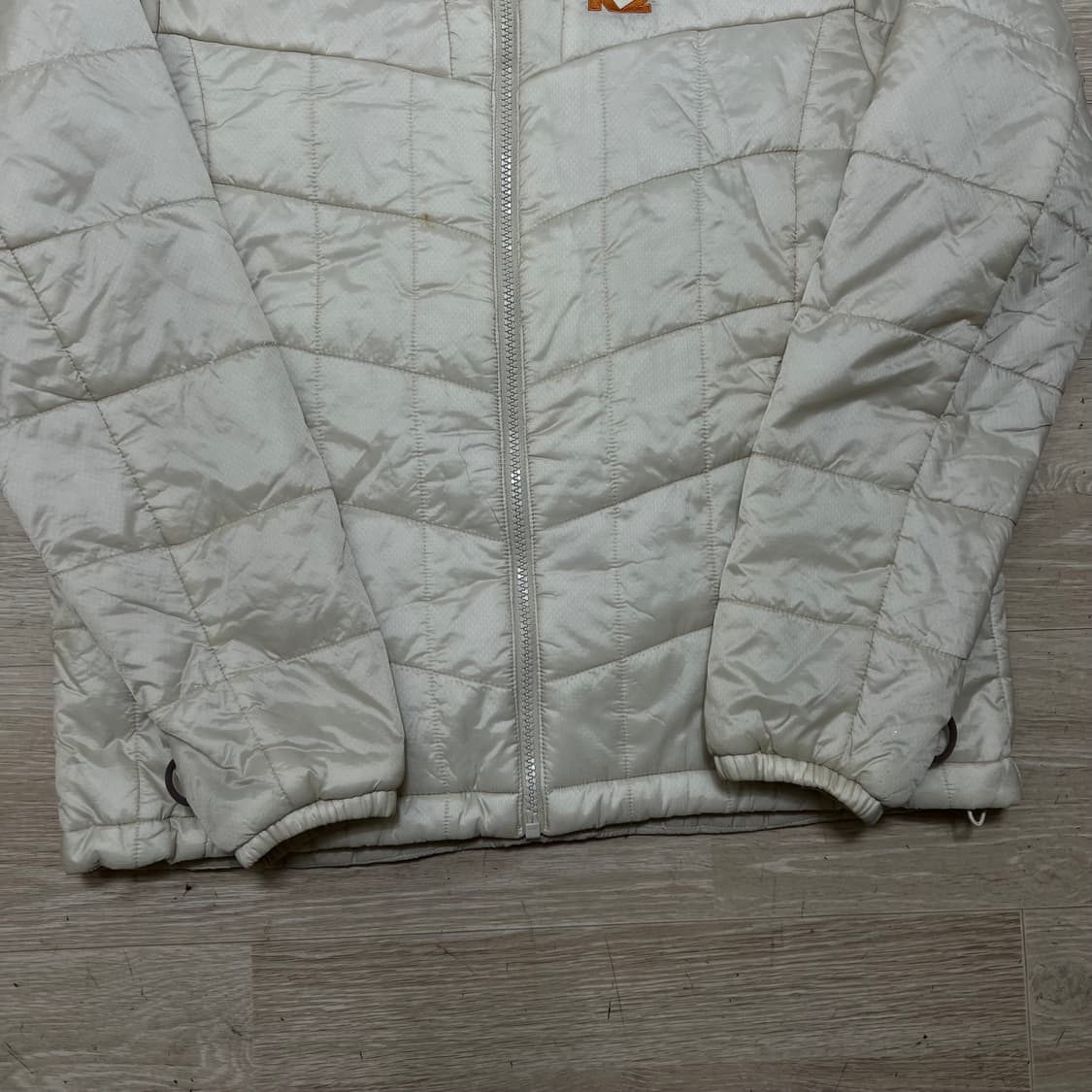 K2 여성 자수 로고 퀼팅 경량패딩 점퍼 [아이보리] L/100 상품이미지3