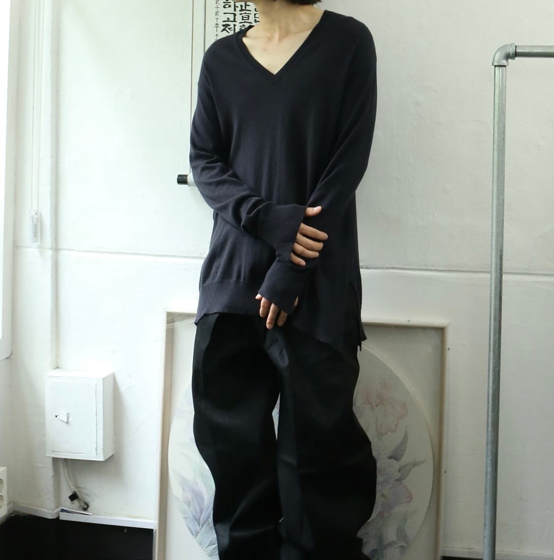 라드 뮤지션 브이넥 니트 상품이미지1