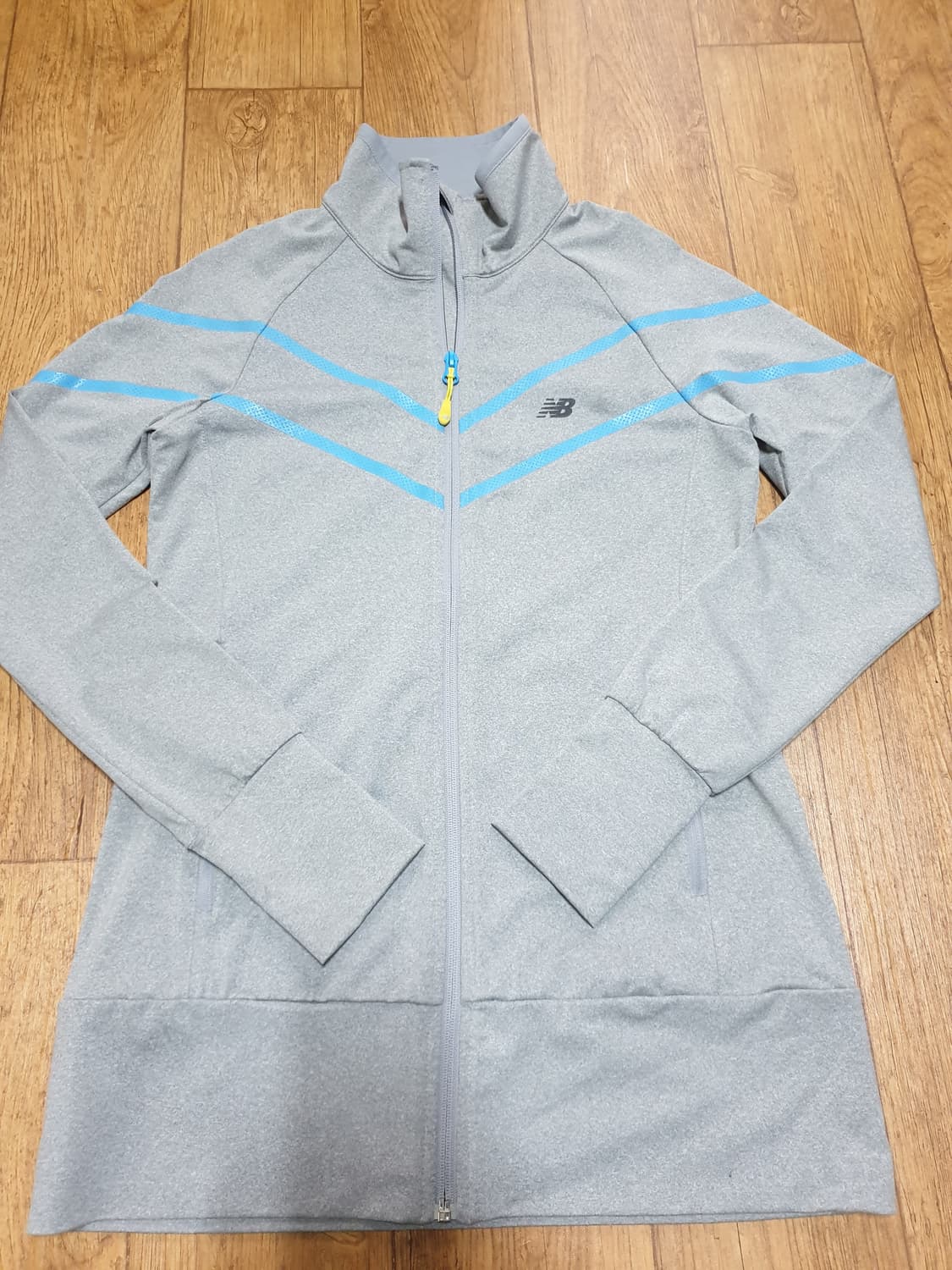 1015 뉴발란스 운동복 집업 90 사이즈입니다 상품이미지2