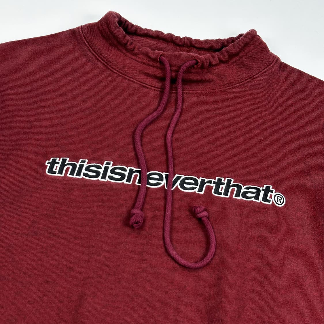 디스이즈네버댓 (디네댓) 모크넥 버건디 맨투맨 (M) 상품이미지3