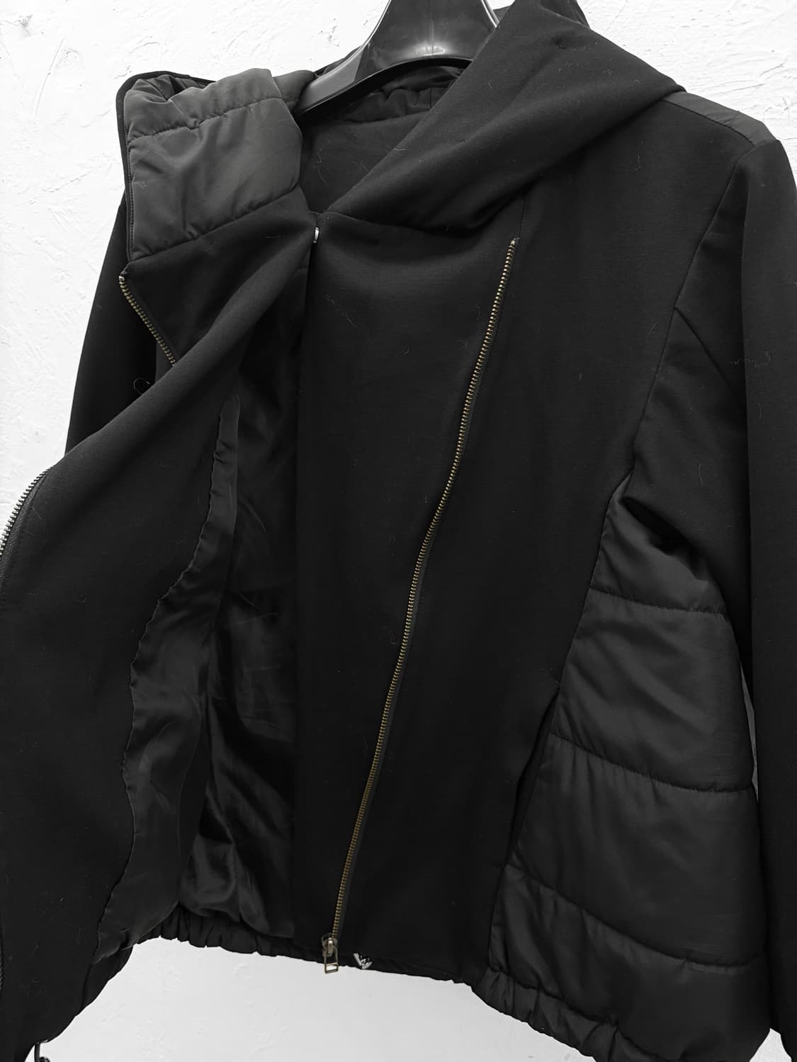 zelal sports 사선 집업 패디드 자켓 상품이미지3