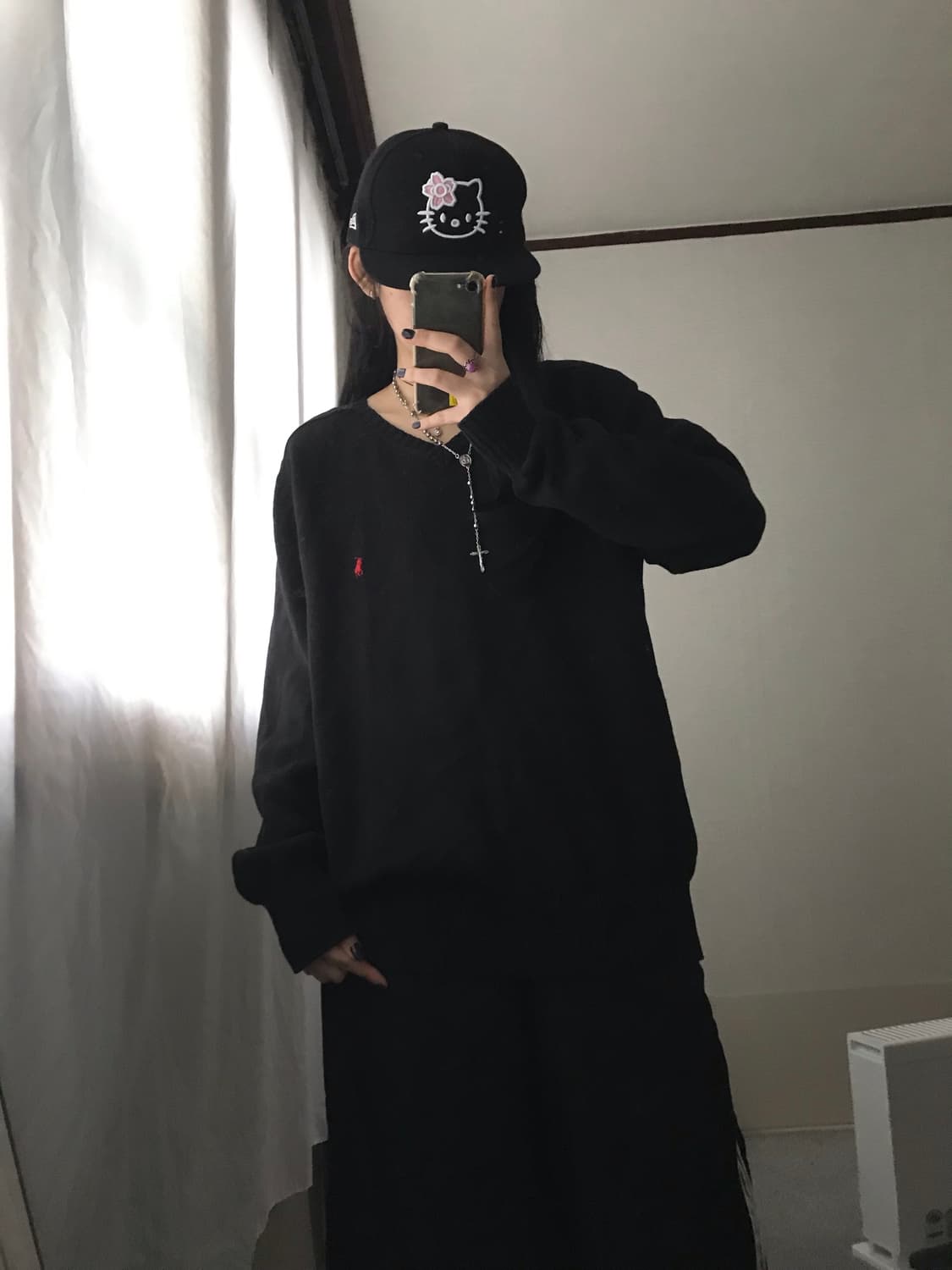 폴로 블랙 오버핏 브이넥 니트 상품이미지3