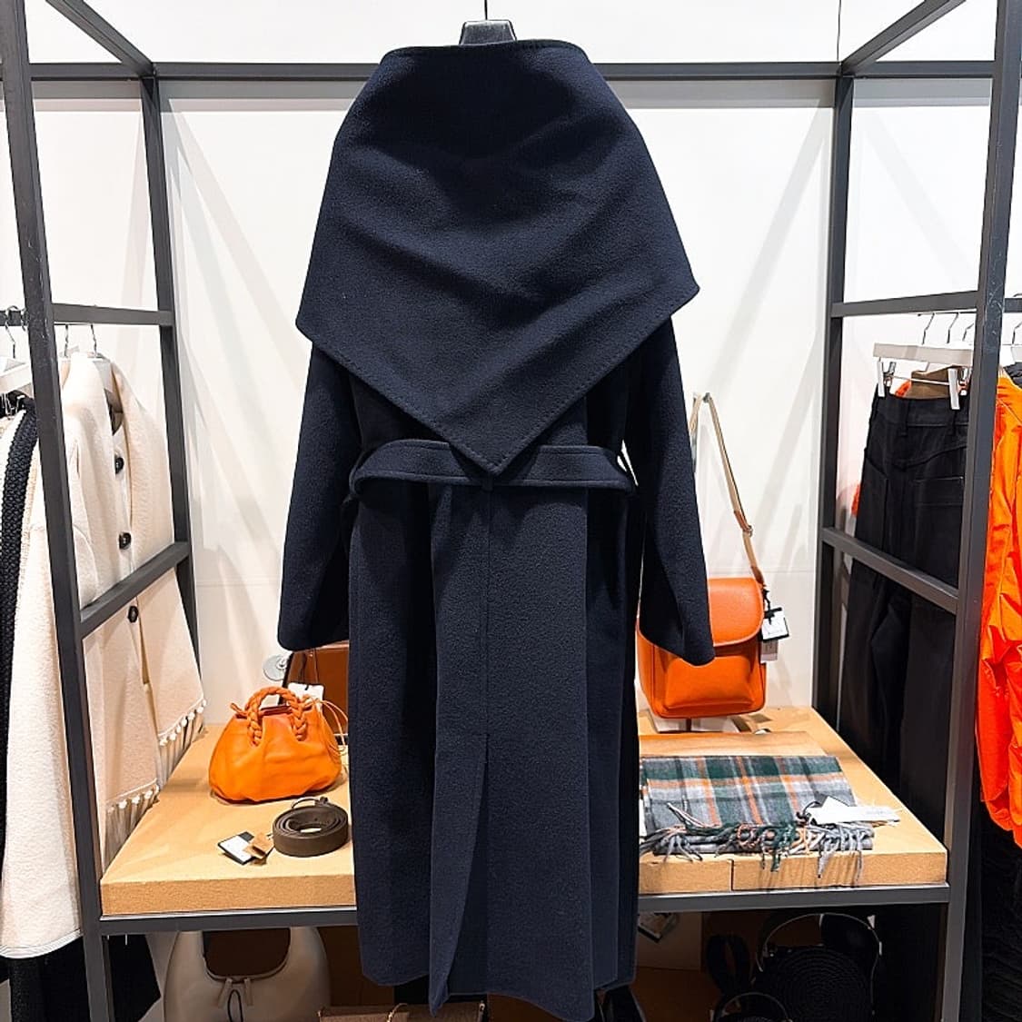 (정품/새상품) 르917 여성 네이비 맥시 스카프 울 코트 상품이미지4