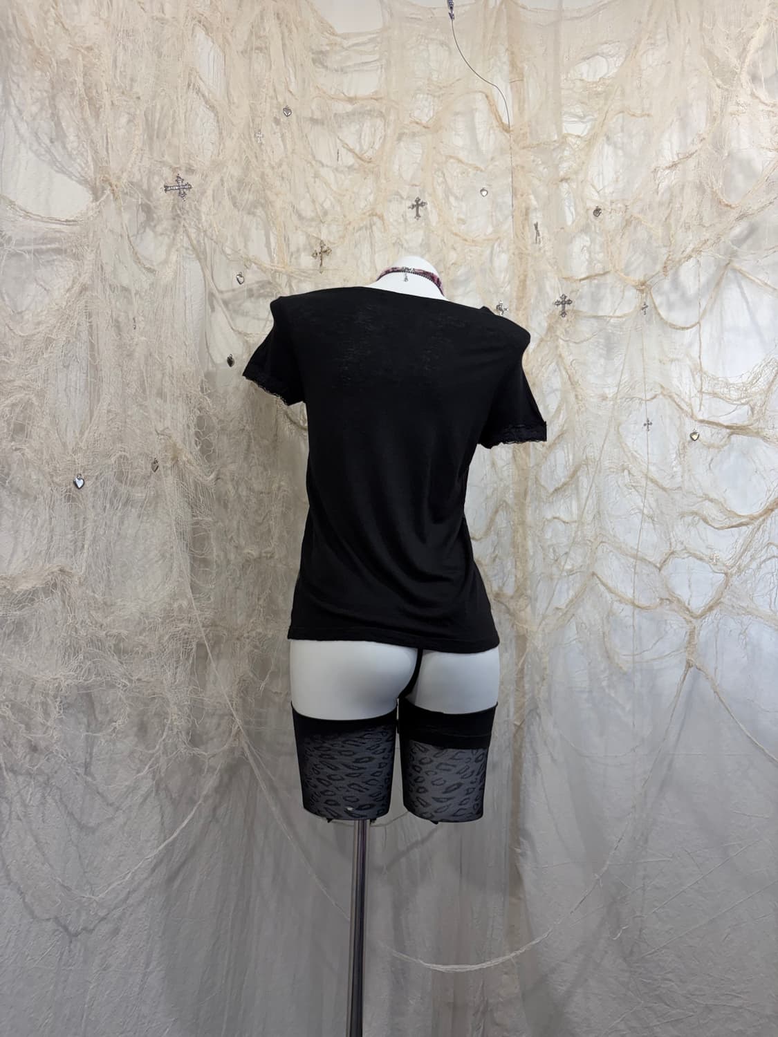 Gothic cubic skull lace T-shirt 상품이미지4