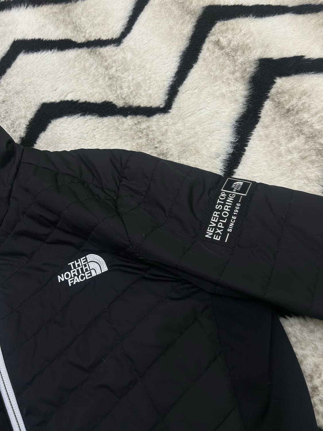 [여성L]노스페이스 브이모션 경량 자켓/블랙 상품이미지1