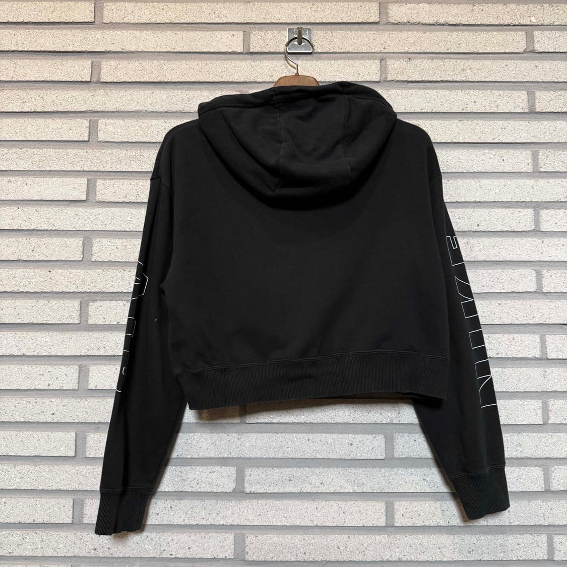 나이키 AIR 크롭 후드티 블랙 컬러  상품이미지2