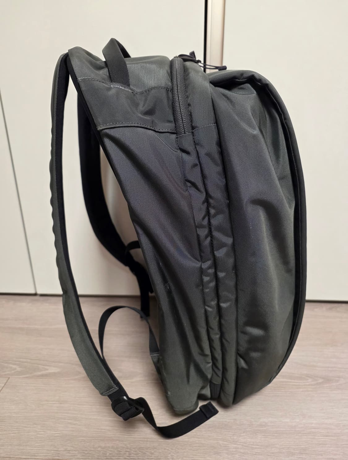 아크테릭스 블레이드 28 Grey 백팩 (Blade 28 Backpack 상품이미지2