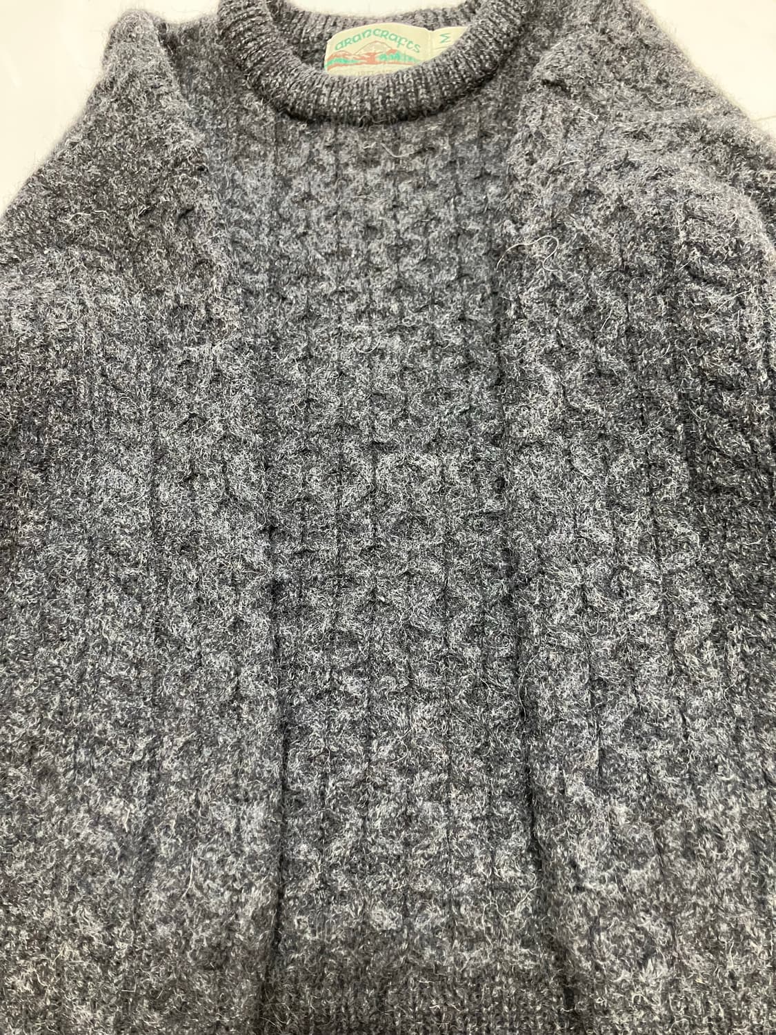 아란 스웨터 피셔맨 울100% 챠콜 그레이 케이블 니트 상품이미지3