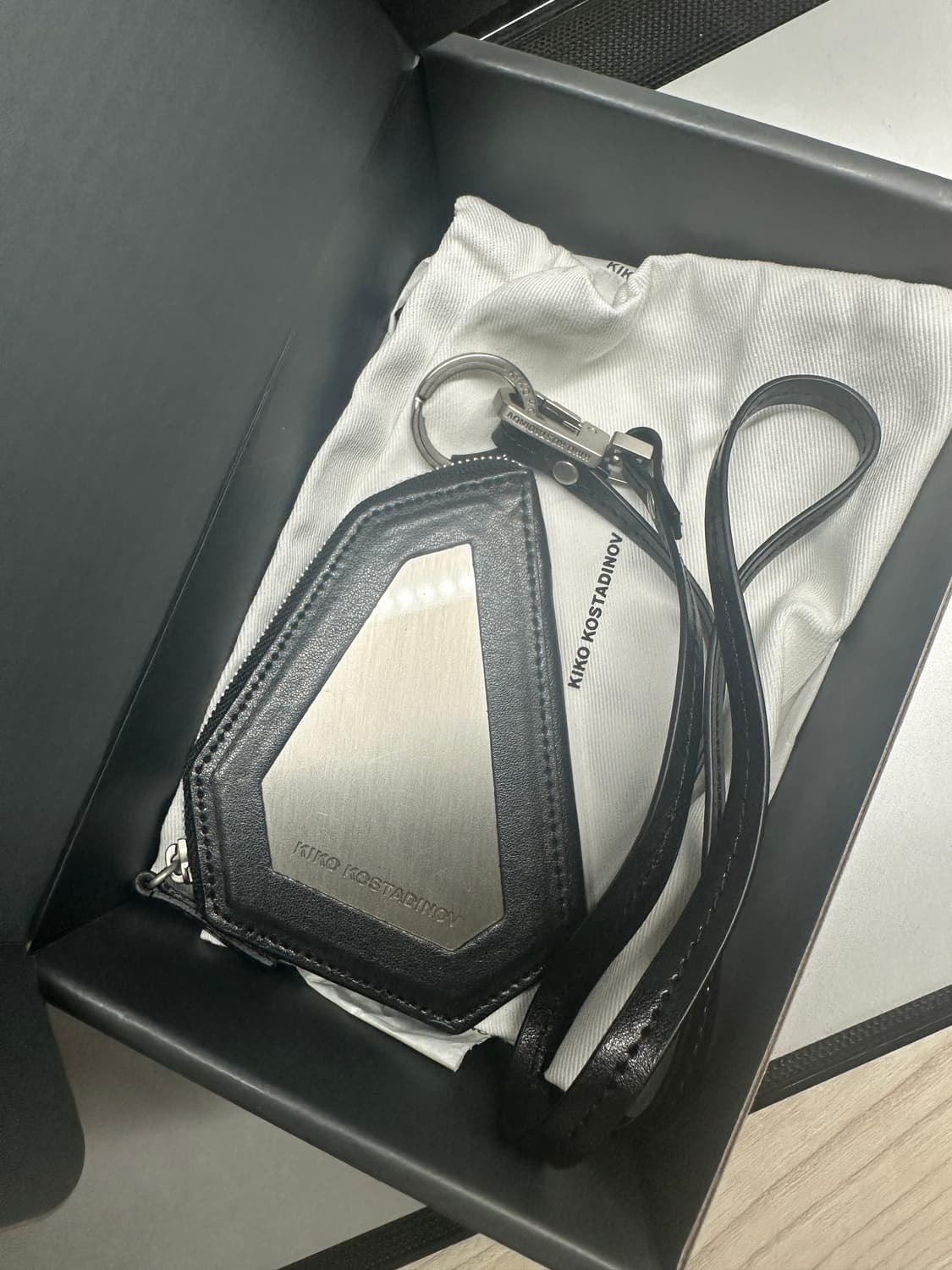 키코 코스타디노브 ohne key case 24aw 나이트 블랙 상품이미지4