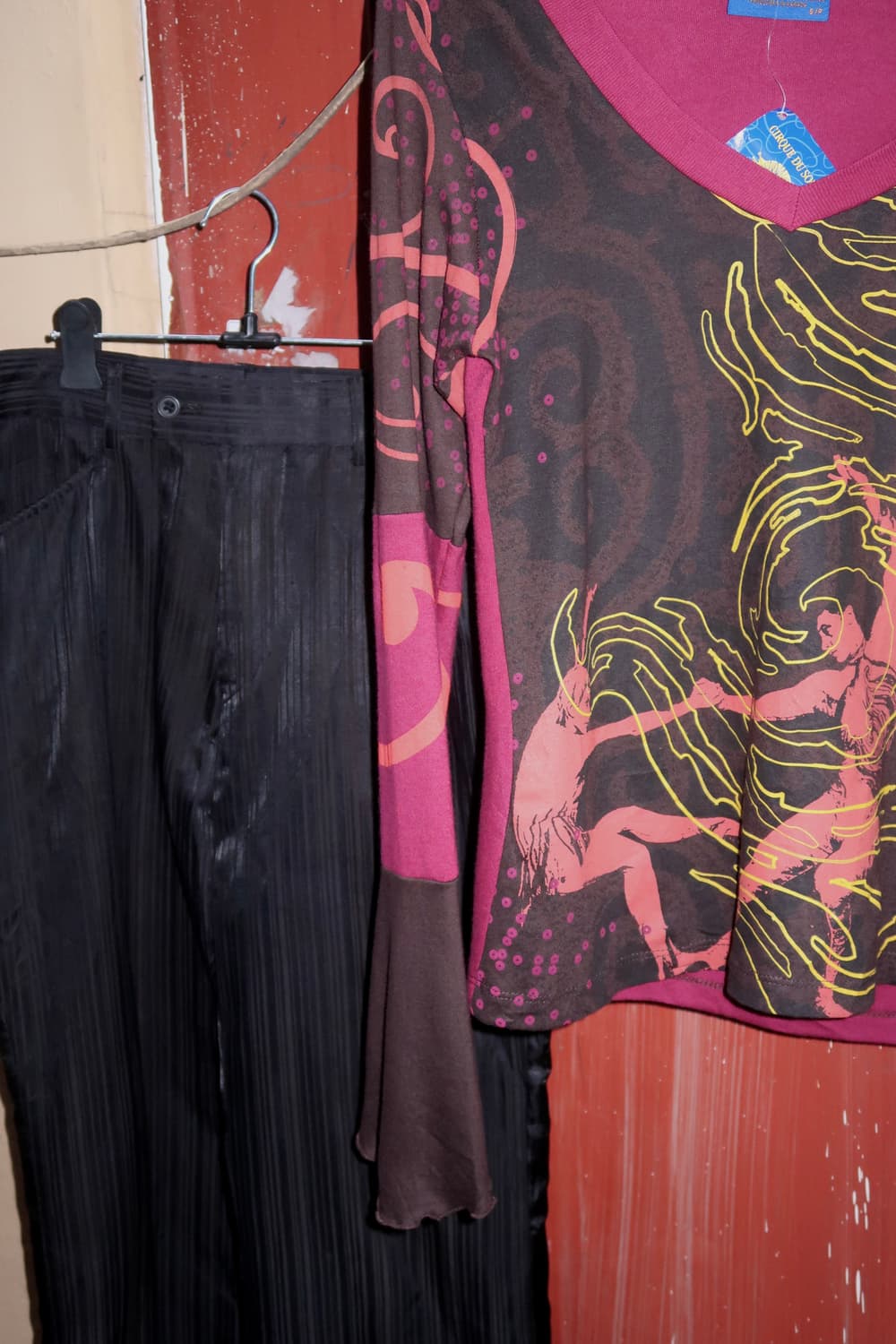 태양의 서커스 티셔트 & 토네이도 마트 바지 코디 세트 상품이미지1