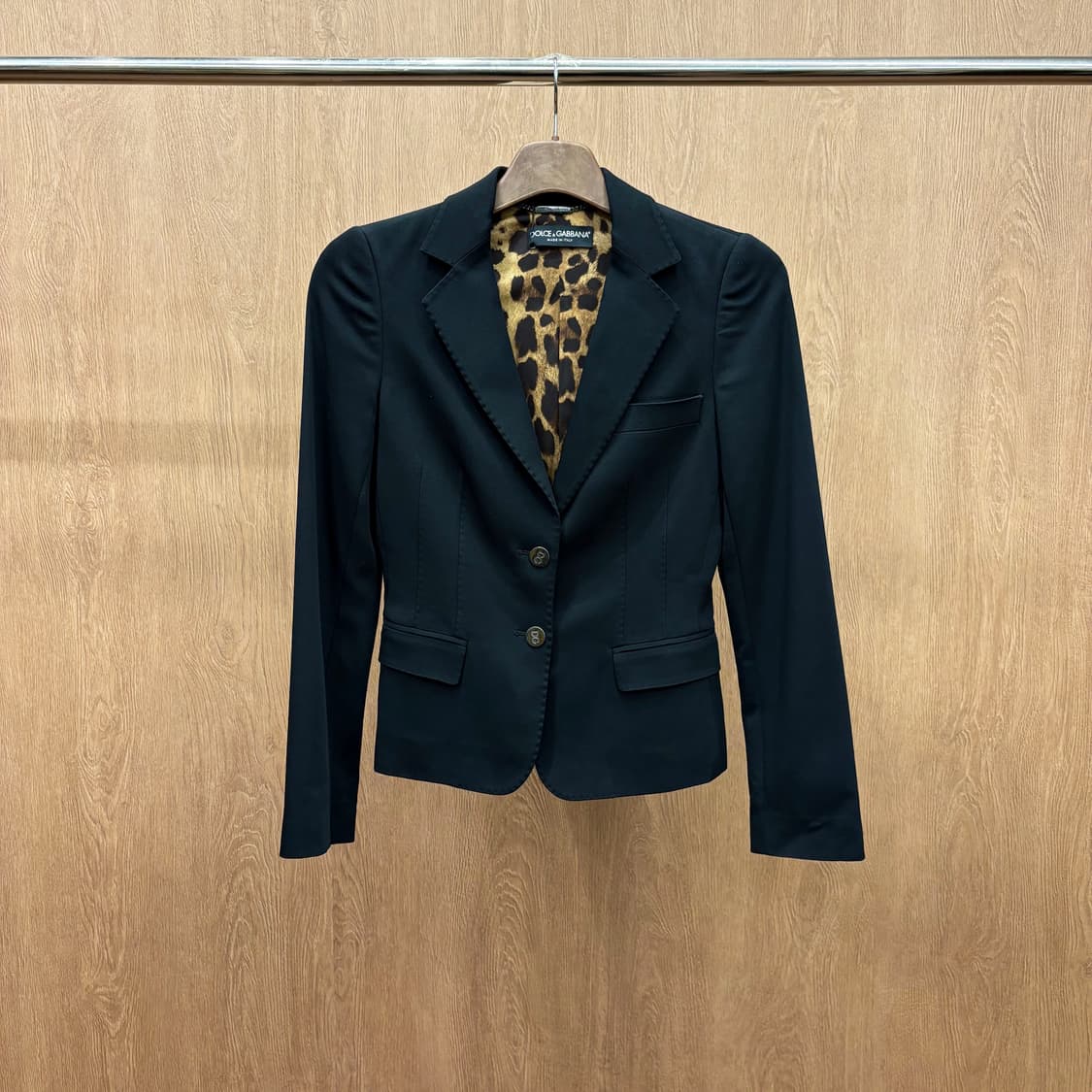 돌체앤가바나 블레이저 싱글 브레스티드 투 버튼 노치드 라펠 디테일 블랙 상품이미지2