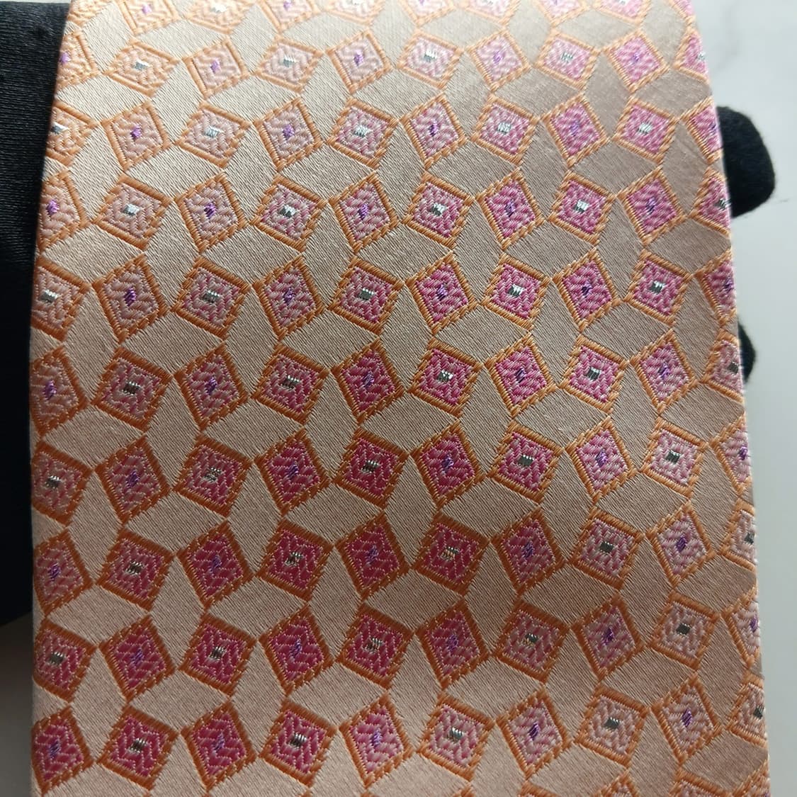 아쿠아스큐텀 실크 핑크 지오메트릭 넥타이 9cm A등급 A18561
 상품이미지6