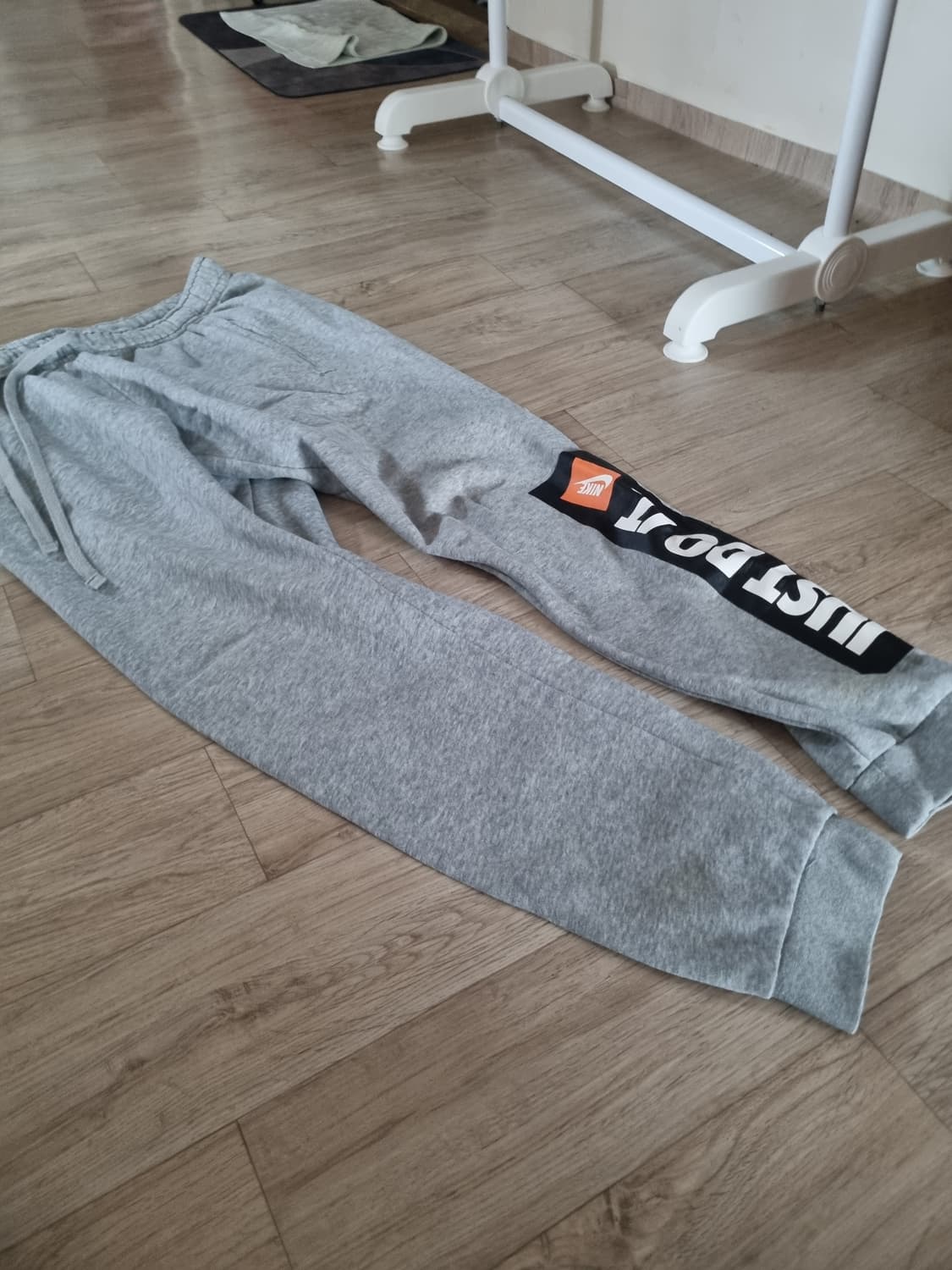 긴급처분) 나이키*조거그레이. .  L 상품이미지1