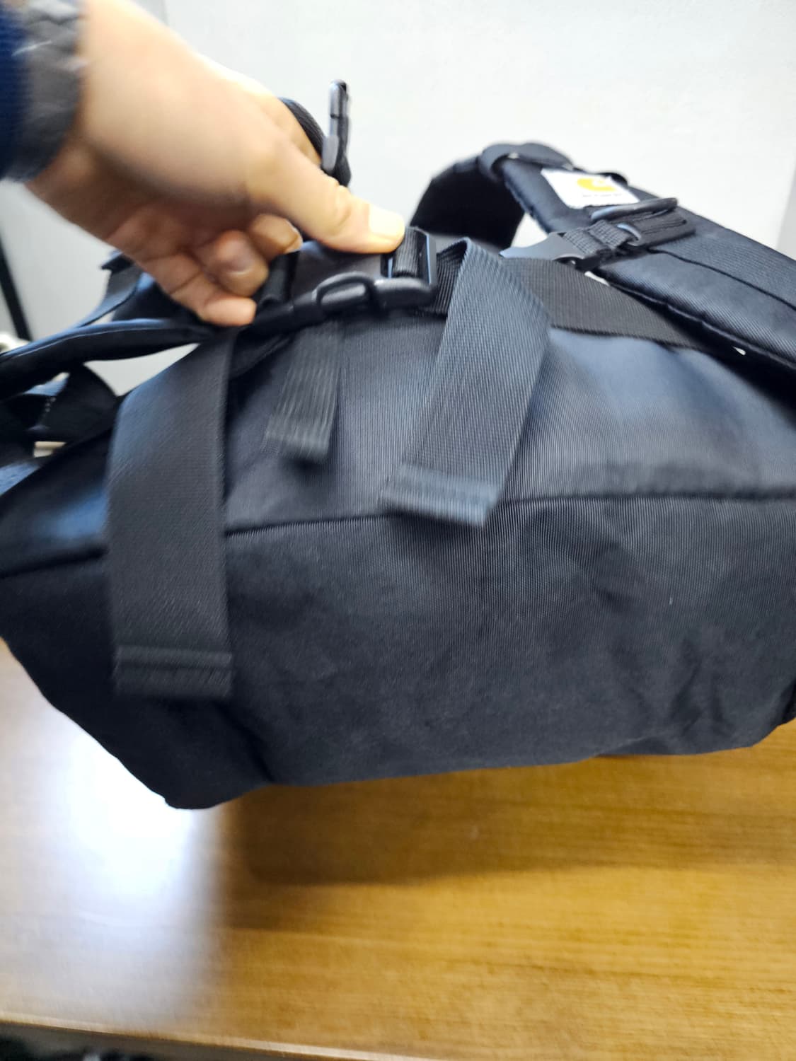 칼하트 킥플립 블랙백팩 상품이미지7