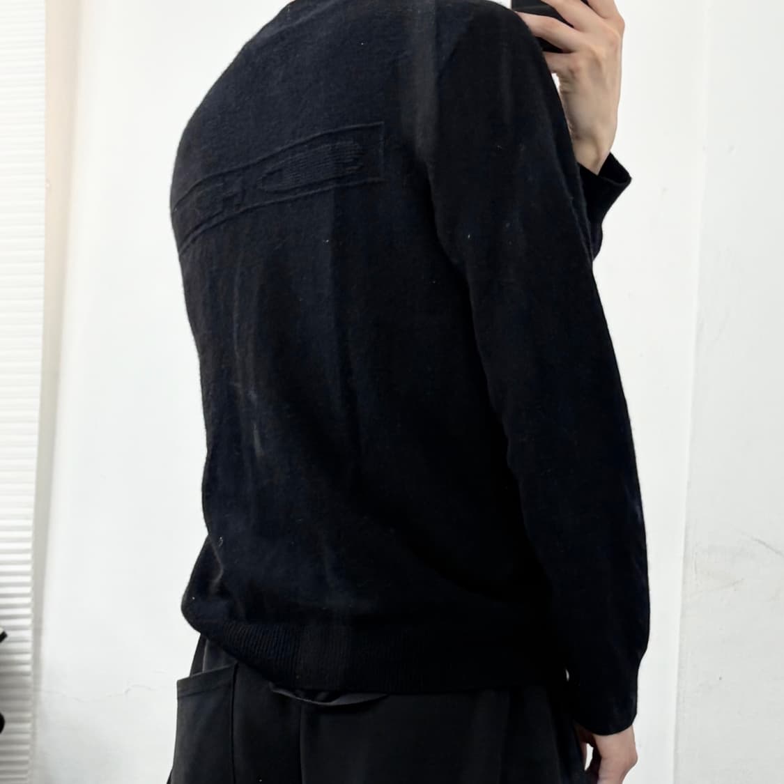 솔리드옴므 22FW 백로고 울 니트 상품이미지3