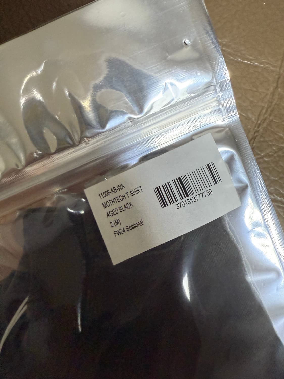 새티스파이 모스테크 티셔츠 에이지드 블랙 상품이미지2