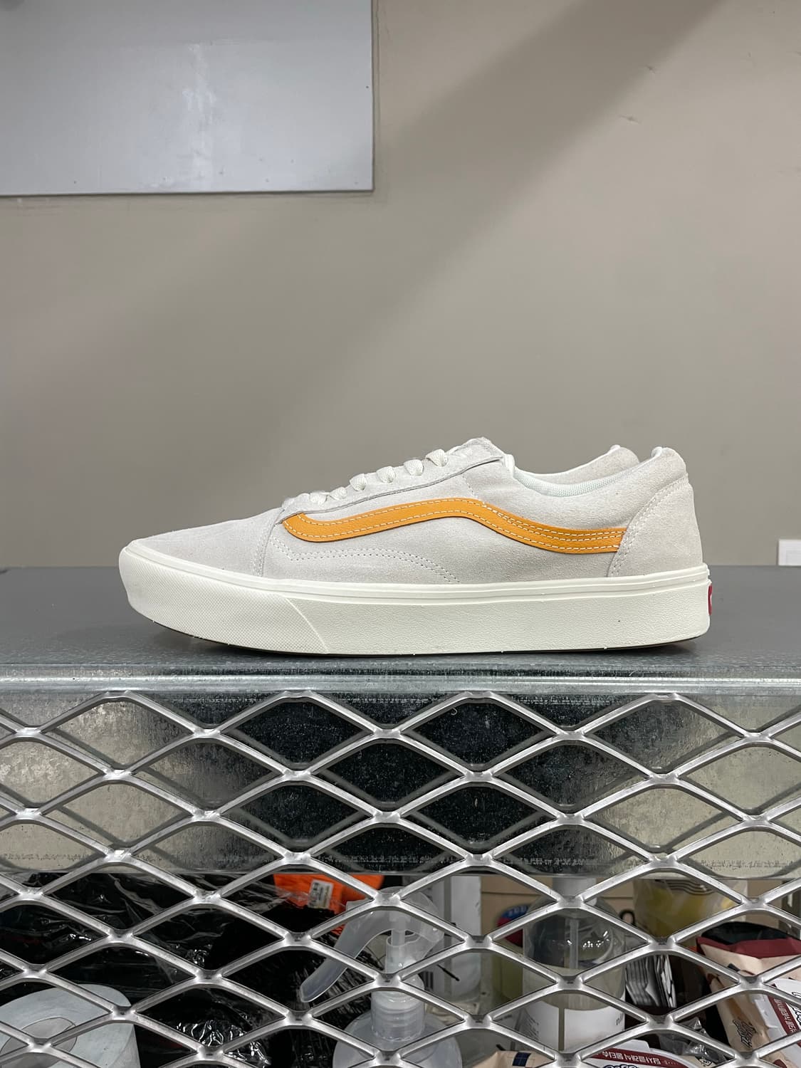 반스 컴피쿠쉬 화이트 옐로우 285 상품이미지1