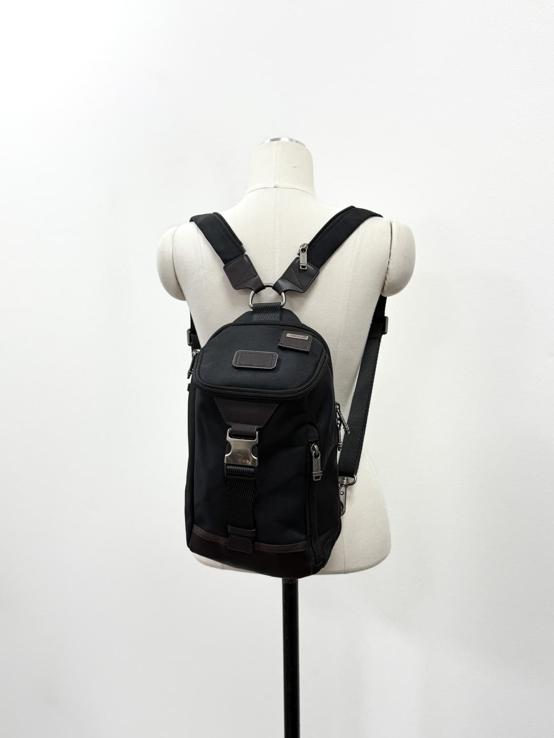 투미 우드랜드 슬링 2WAY 크로스 & 백팩 블랙 상품이미지2