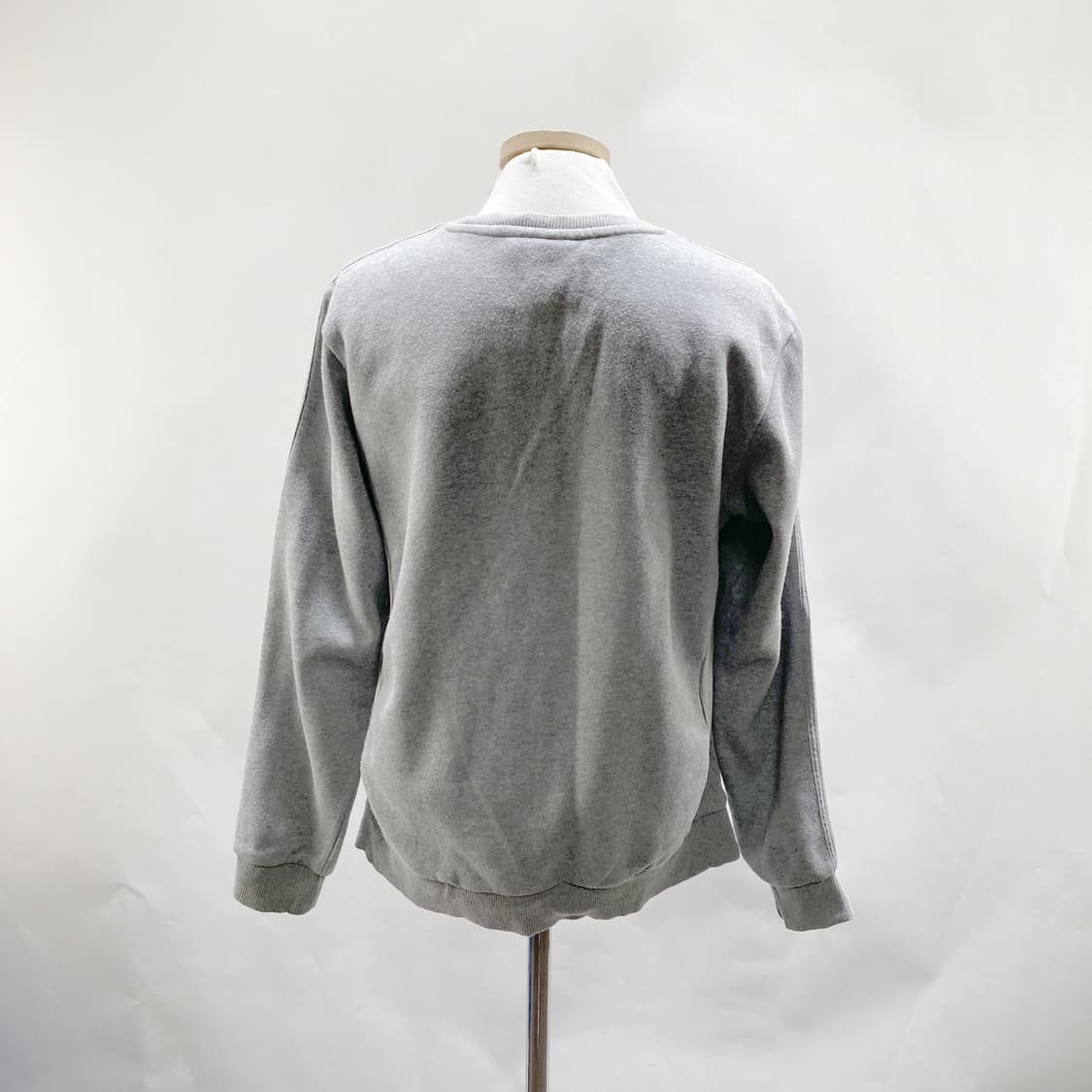 아디다스 남성기모맨투맨 그레이 95 상품이미지3