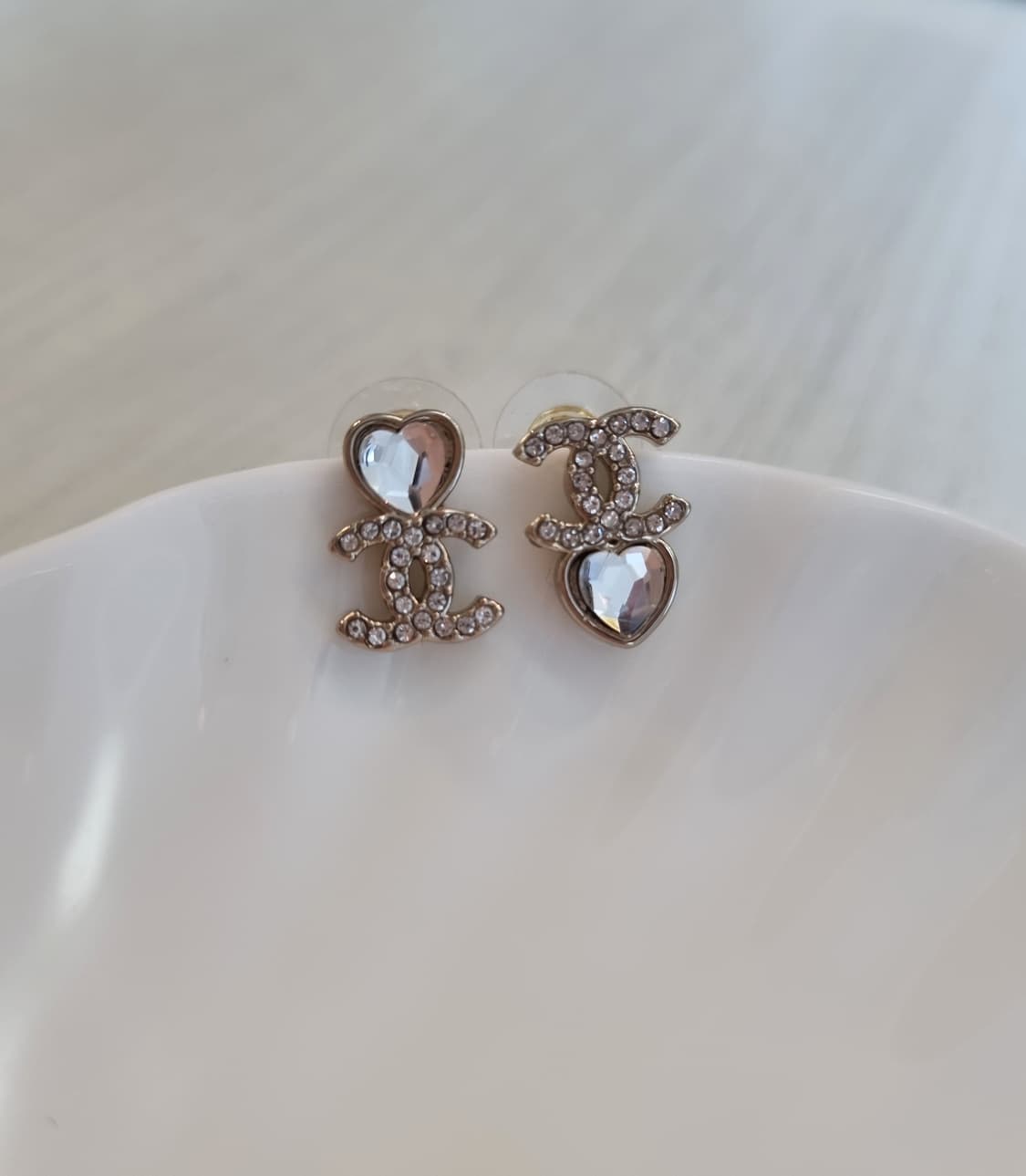 샤넬 CC 언발 크리스탈하트 귀걸이 샴페인골드 업사이클링 상품이미지3