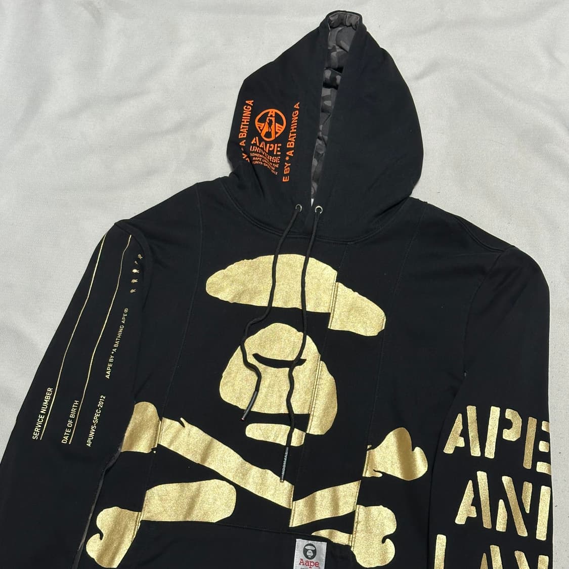 2XL 에이프 베이프 골드 로고 블랙 후드티 상품이미지1