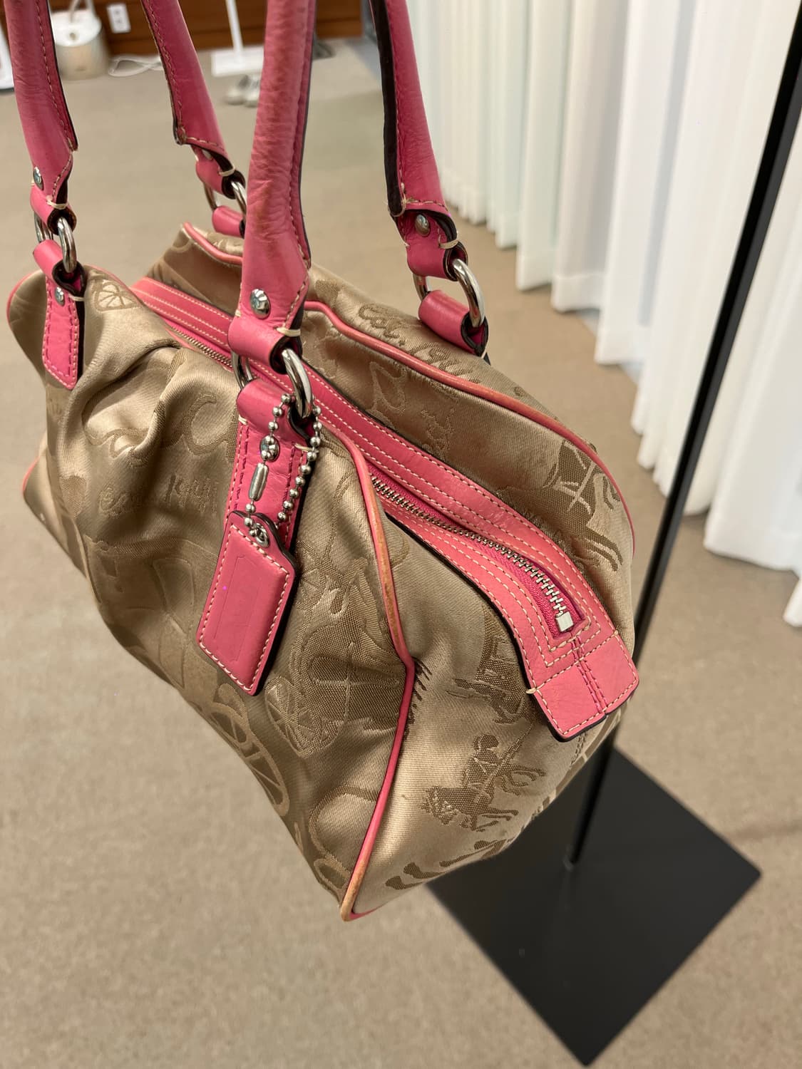 Coach Pink Point Beige Bag 상품이미지3