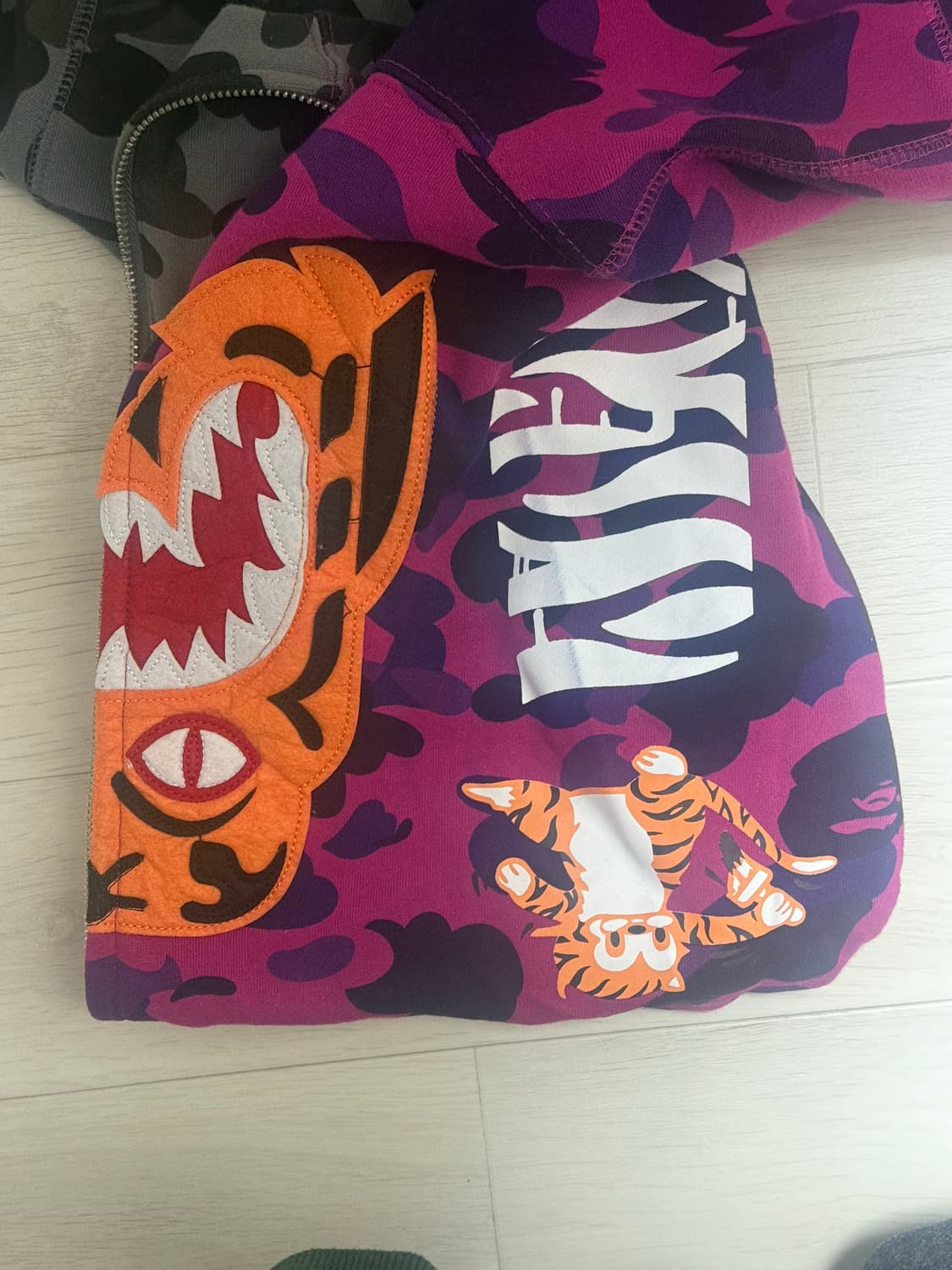 베이프 샤크 타이거 하프 후드집업 XXL 상품이미지5