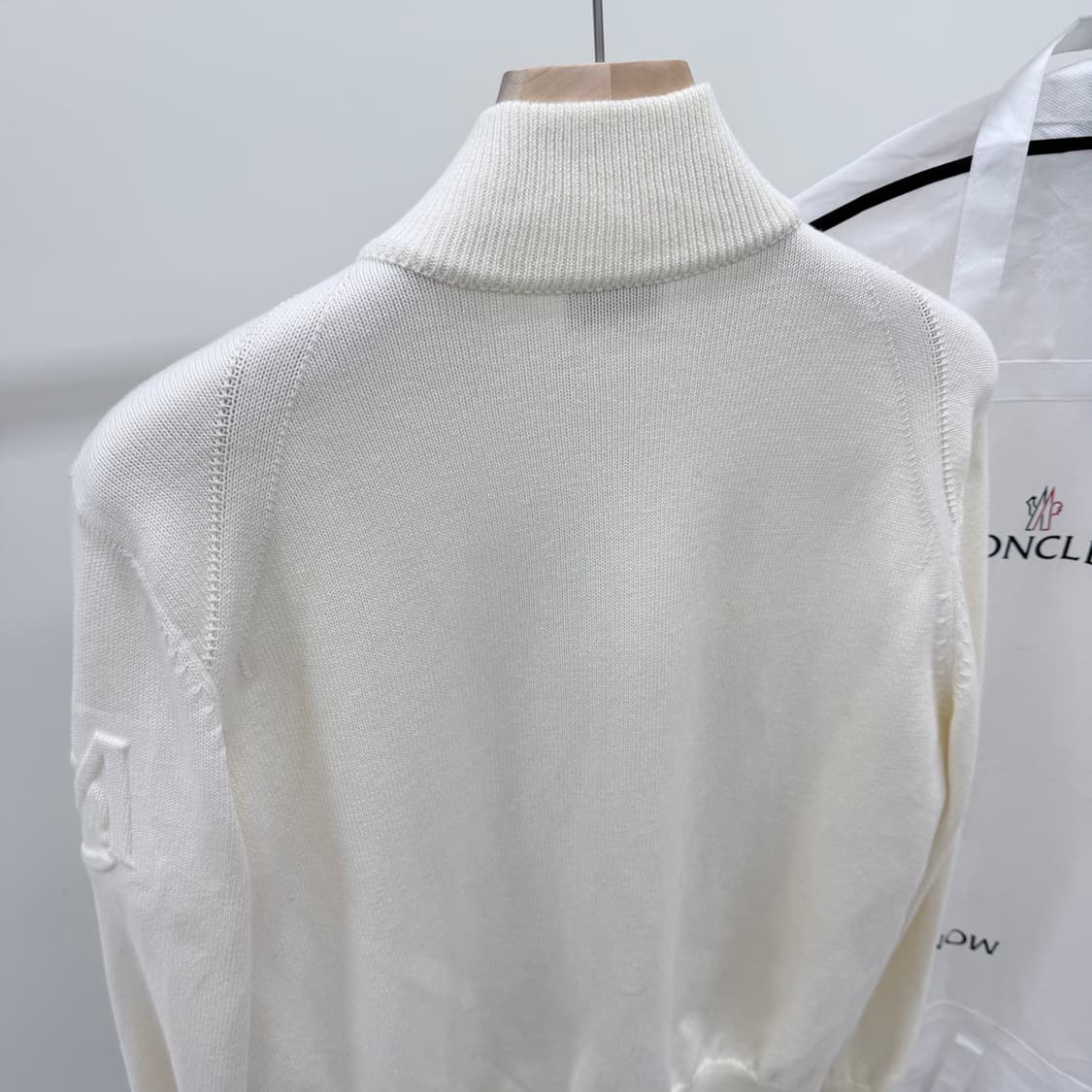 [S급/M] 몽클레어 트리콧 니트패딩 아이보리 상품이미지6