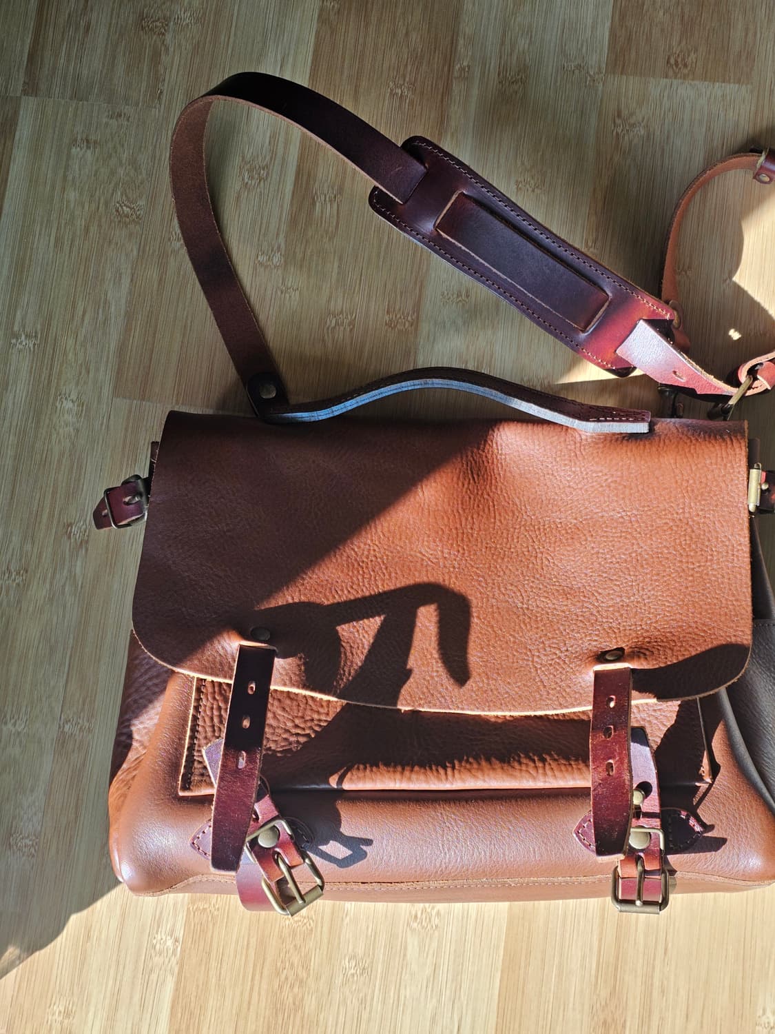 블루드쇼프 이글레어 사첼백 쿠바 리브레(M) 상품이미지1