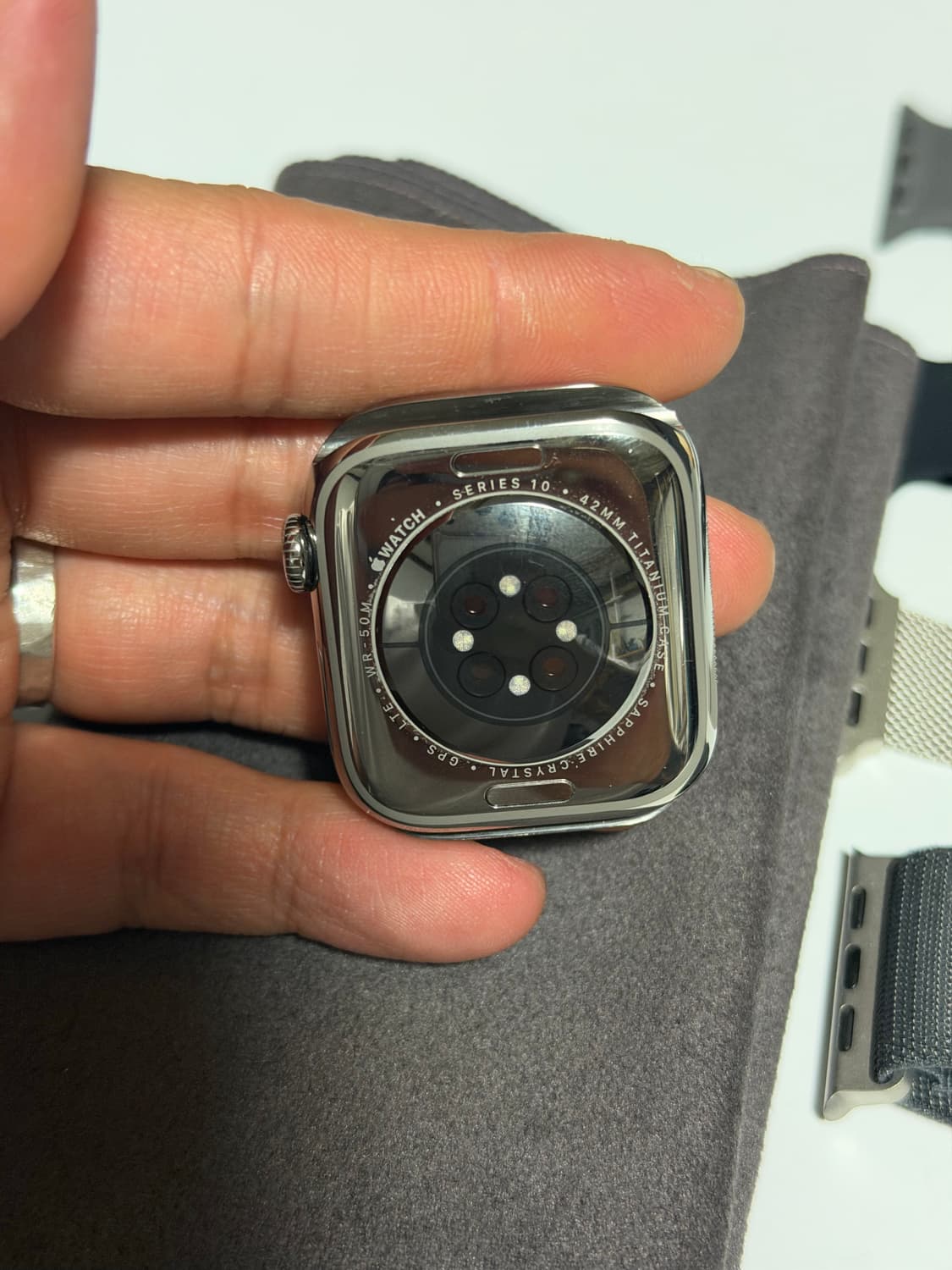 애플워치10 내추럴 티타늄 42mm 애플케어플러스 상품이미지9