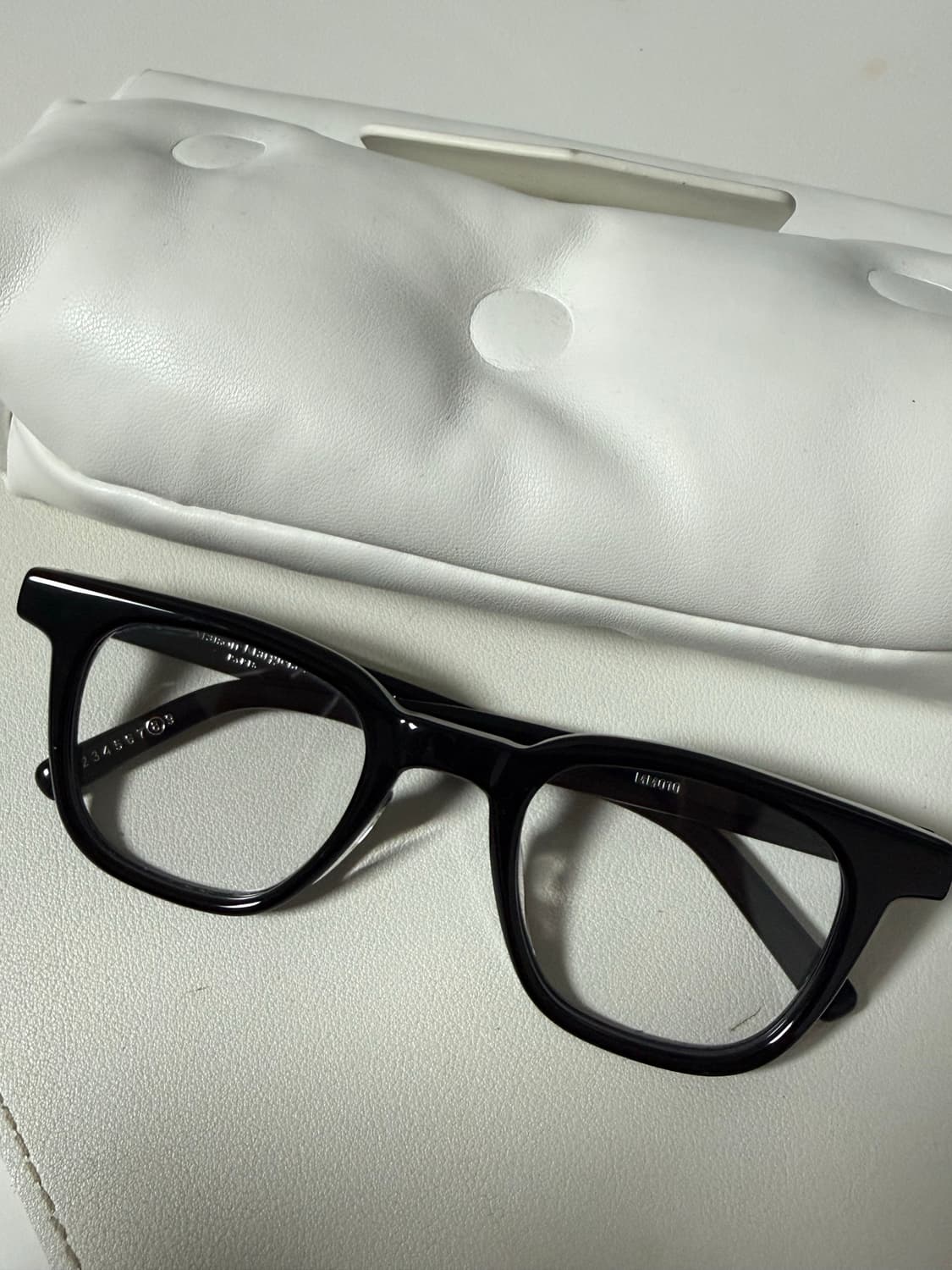 젠틀몬스터 X 메종 마르지엘라 mm010 안경 상품이미지1