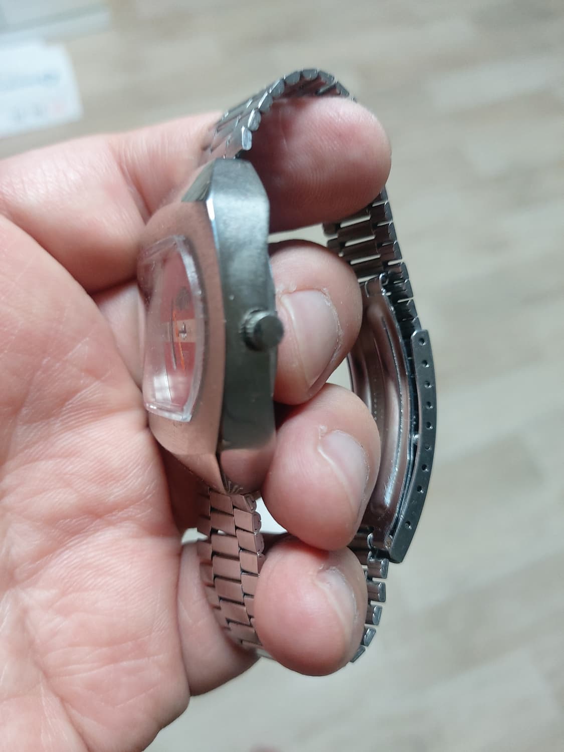 레드 다이얼이 인상적인 FERO 빈티지 시계 상품이미지2