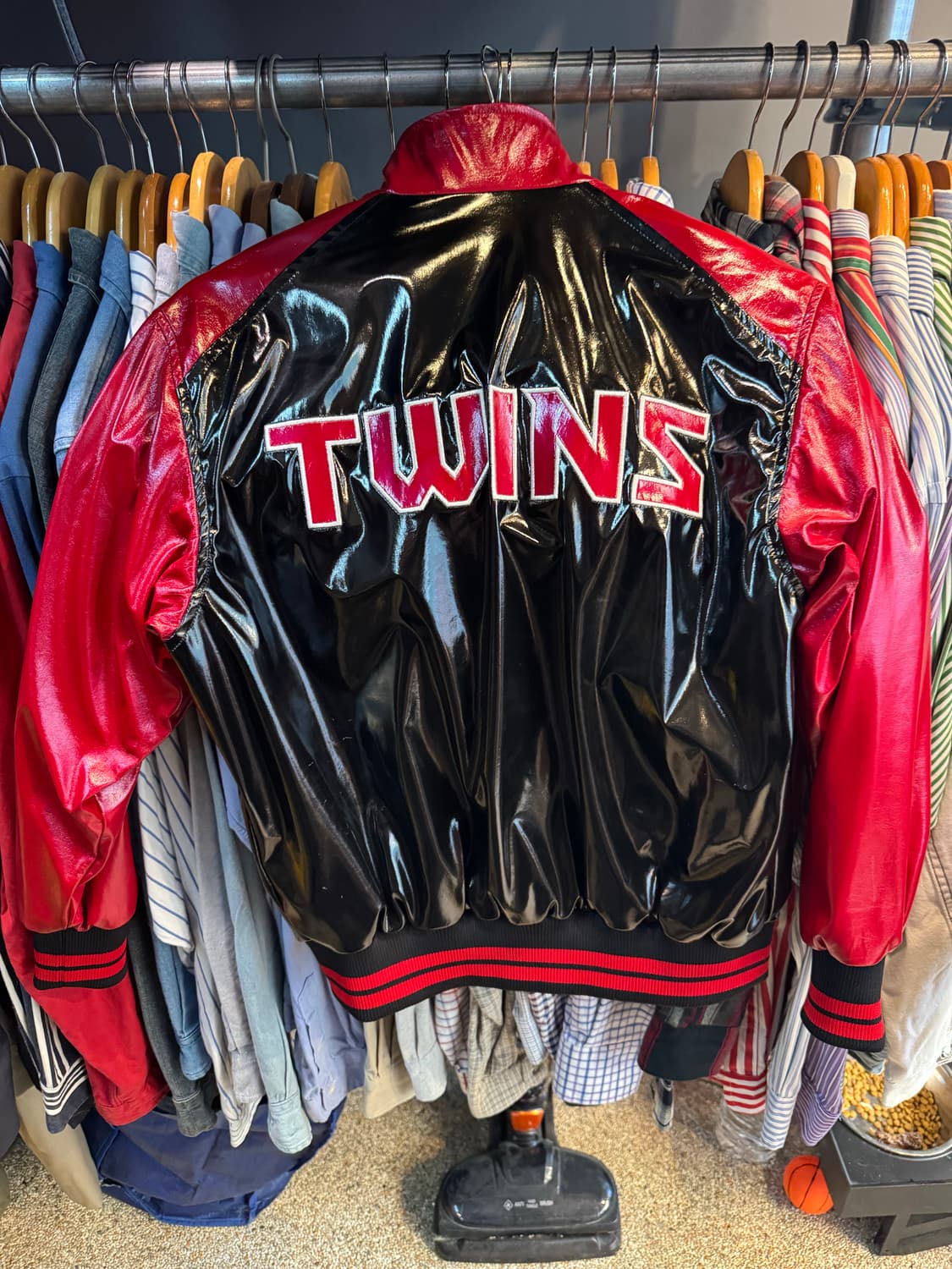 LG 트윈스 야구 점퍼 광택 블랙/레드 상품이미지2