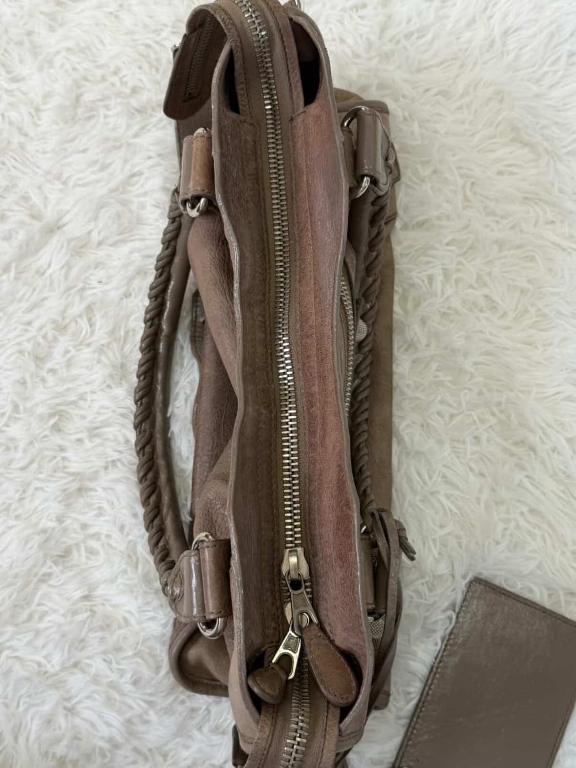 발렌시아가 모터백 모카 자이언트 스터드  상품이미지7