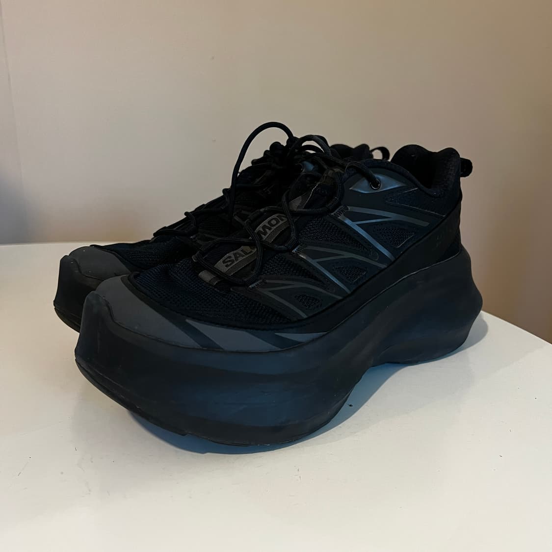 살로몬 x 꼼데 가르송 XT-6 익스팬스 플랫폼 블랙 상품이미지1